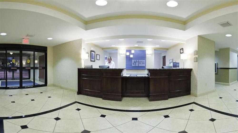 Holiday Inn Express & Suites Muskogee