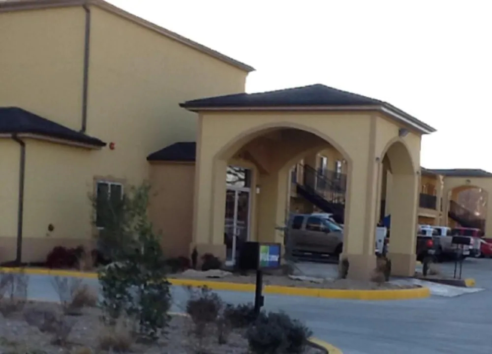 Muskogee Inn & Suites