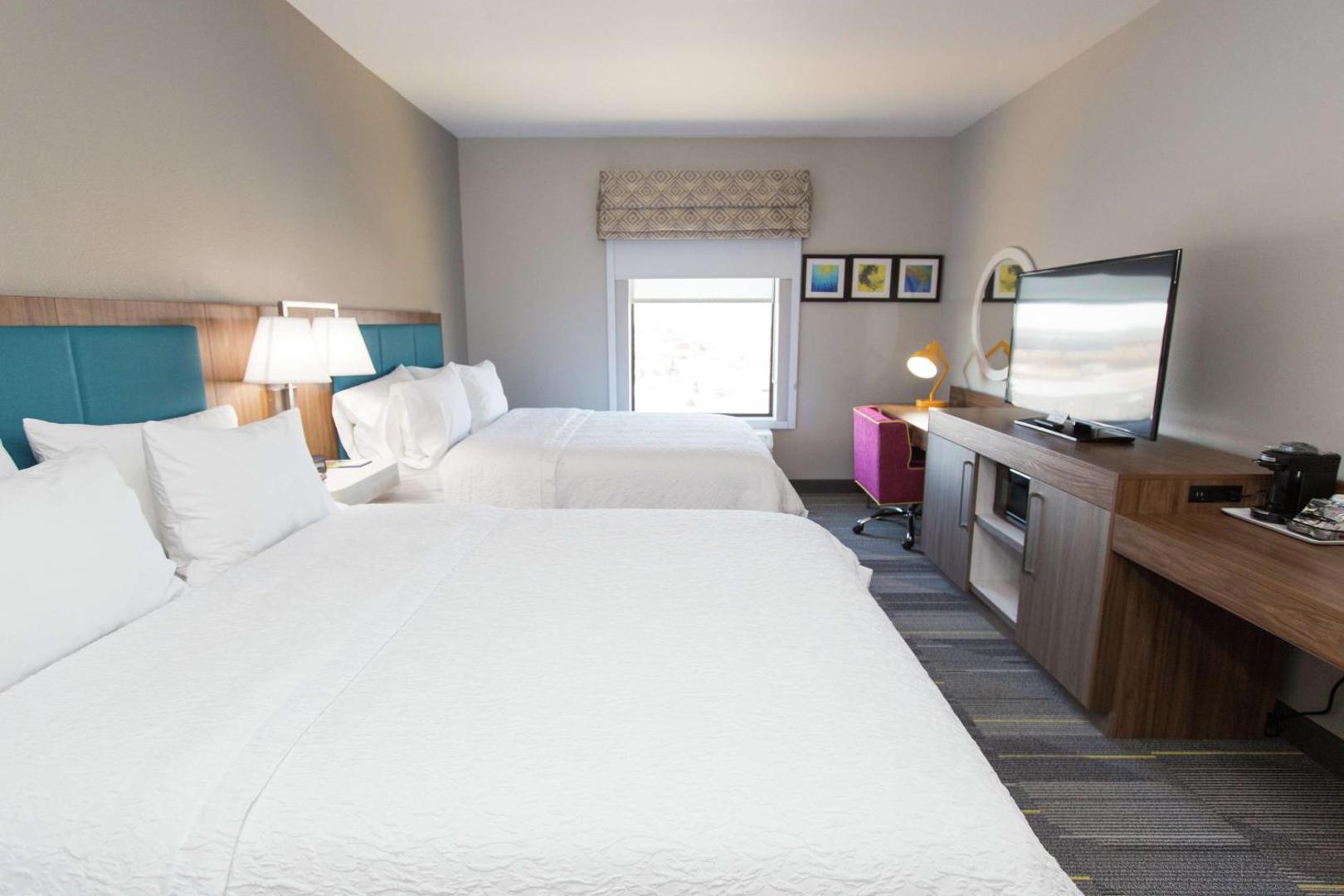 Hampton Inn Mustang