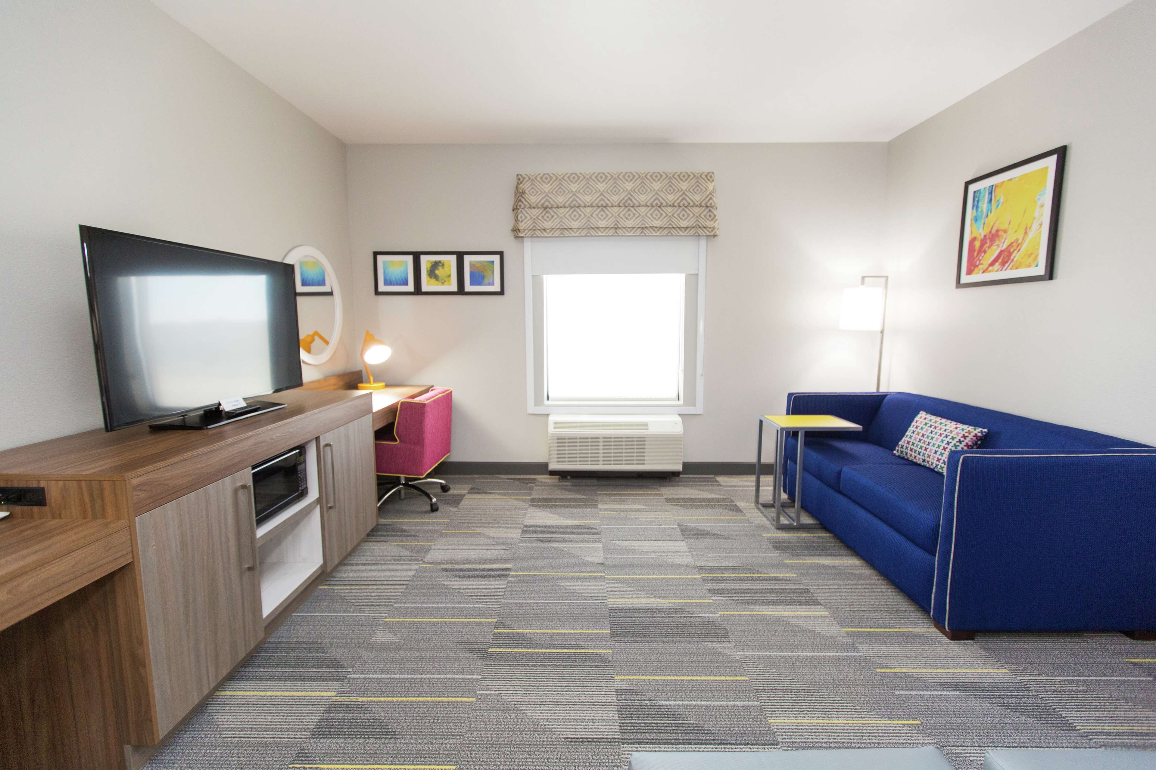 Hampton Inn Mustang
