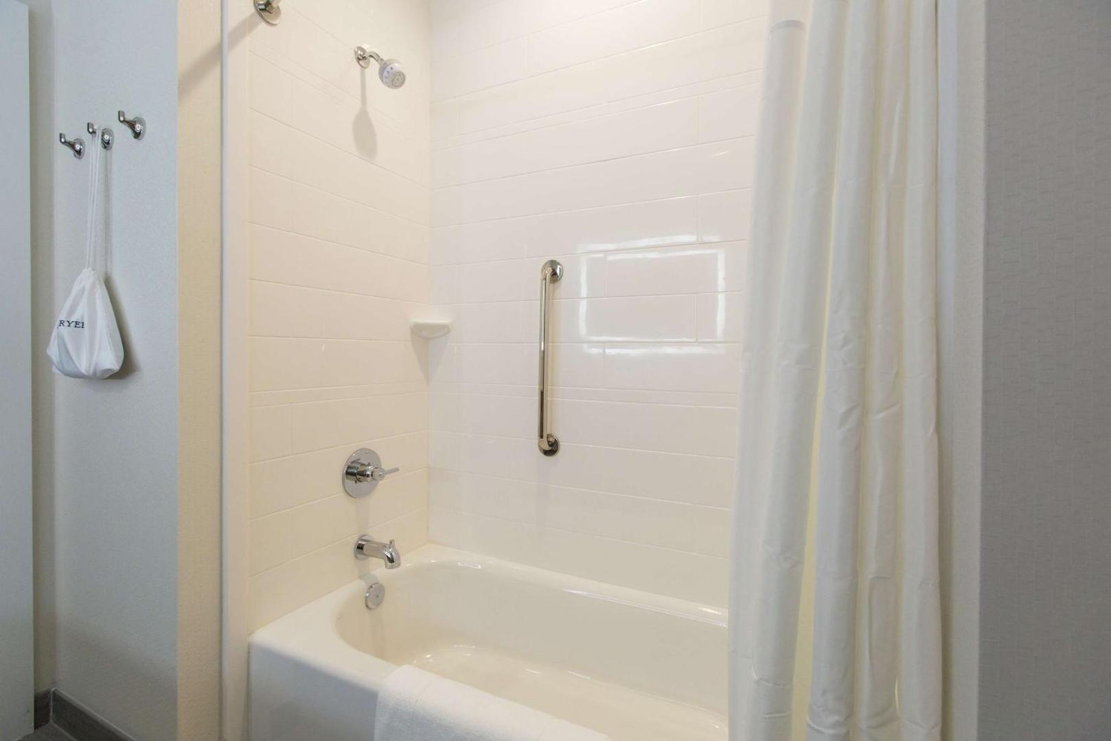 Hampton Inn Mustang