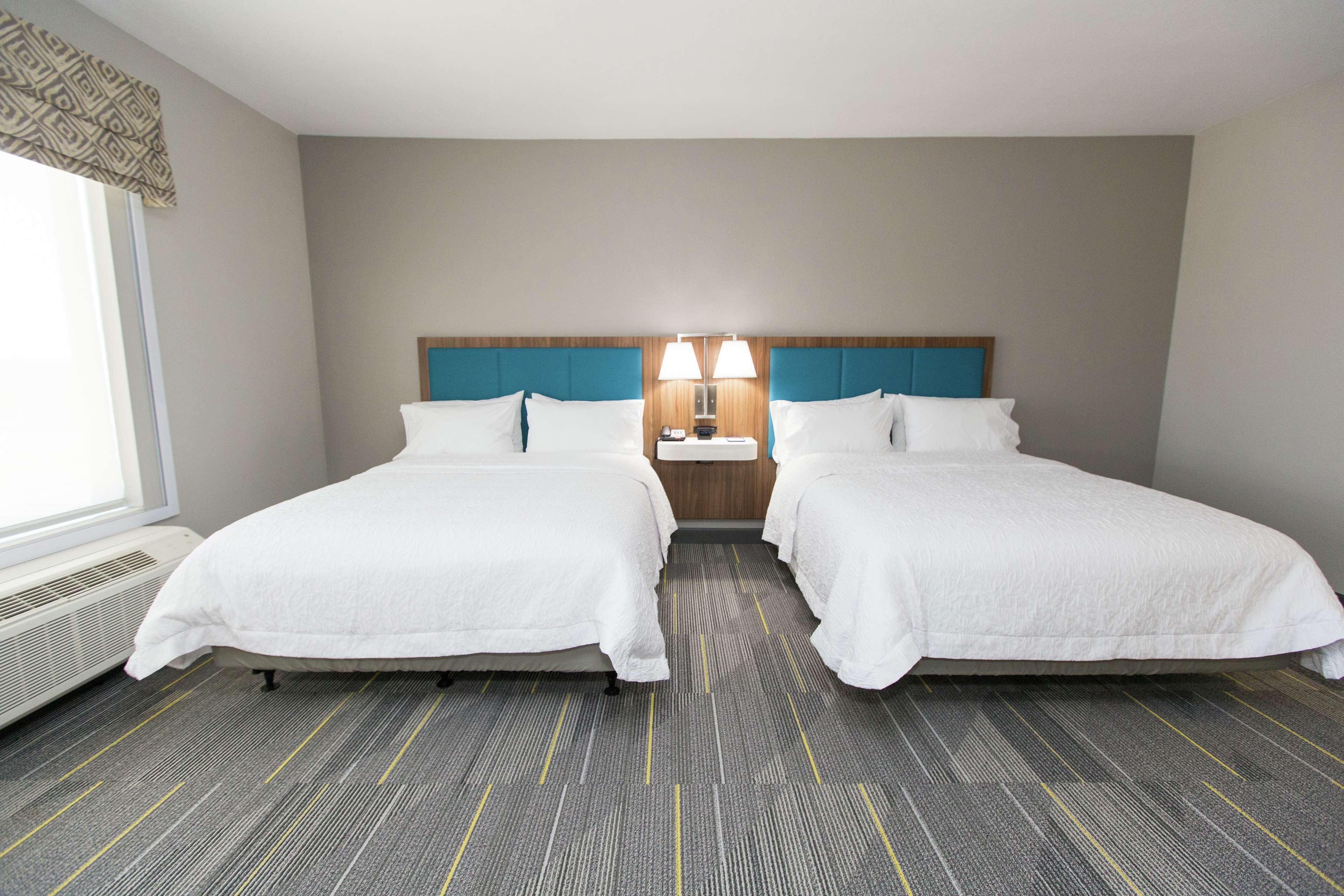 Hampton Inn Mustang