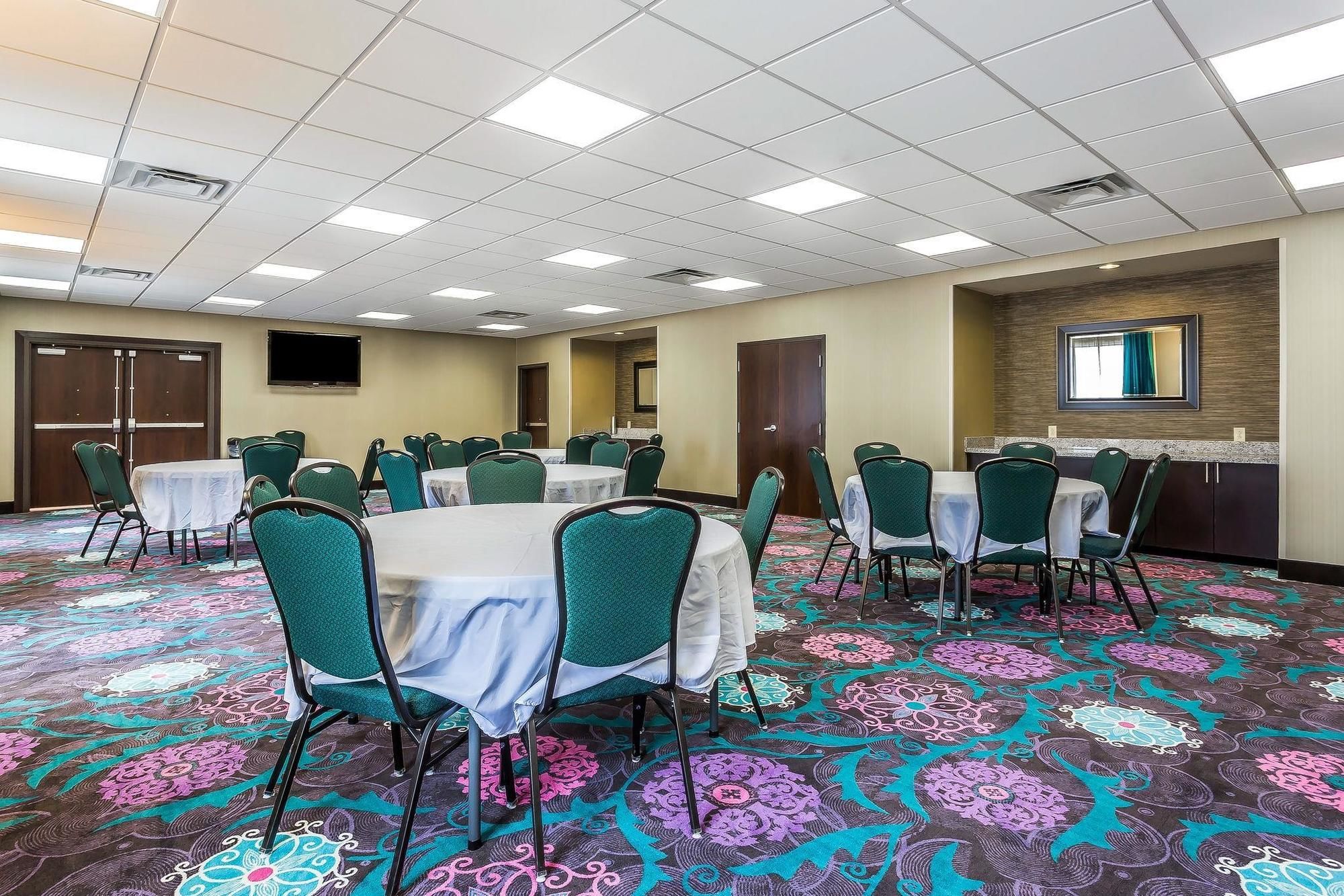 Comfort Inn & Suites Newcastle - Oklahoma City