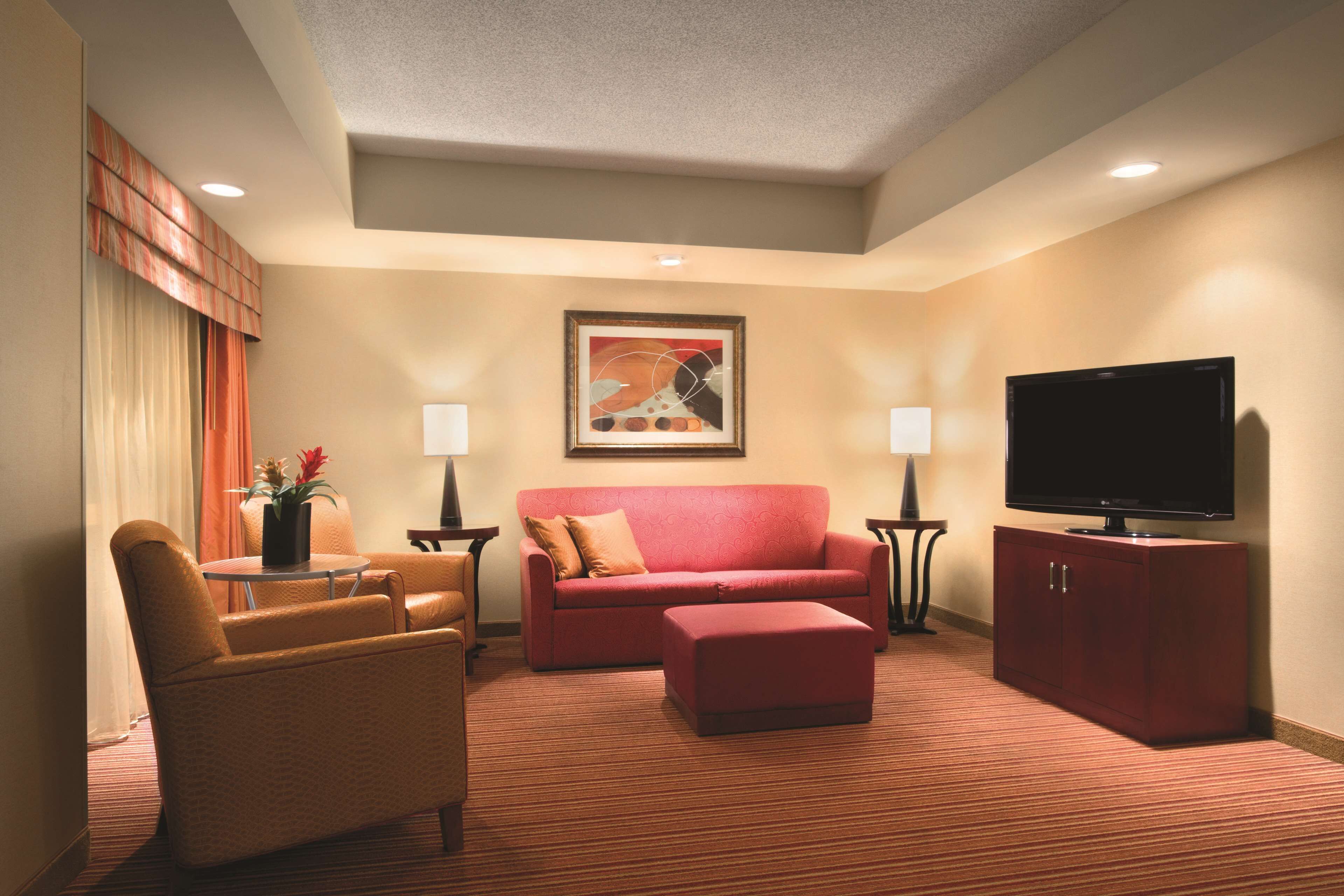 Embassy Suites by Hilton Norman Hotel & Conference Center