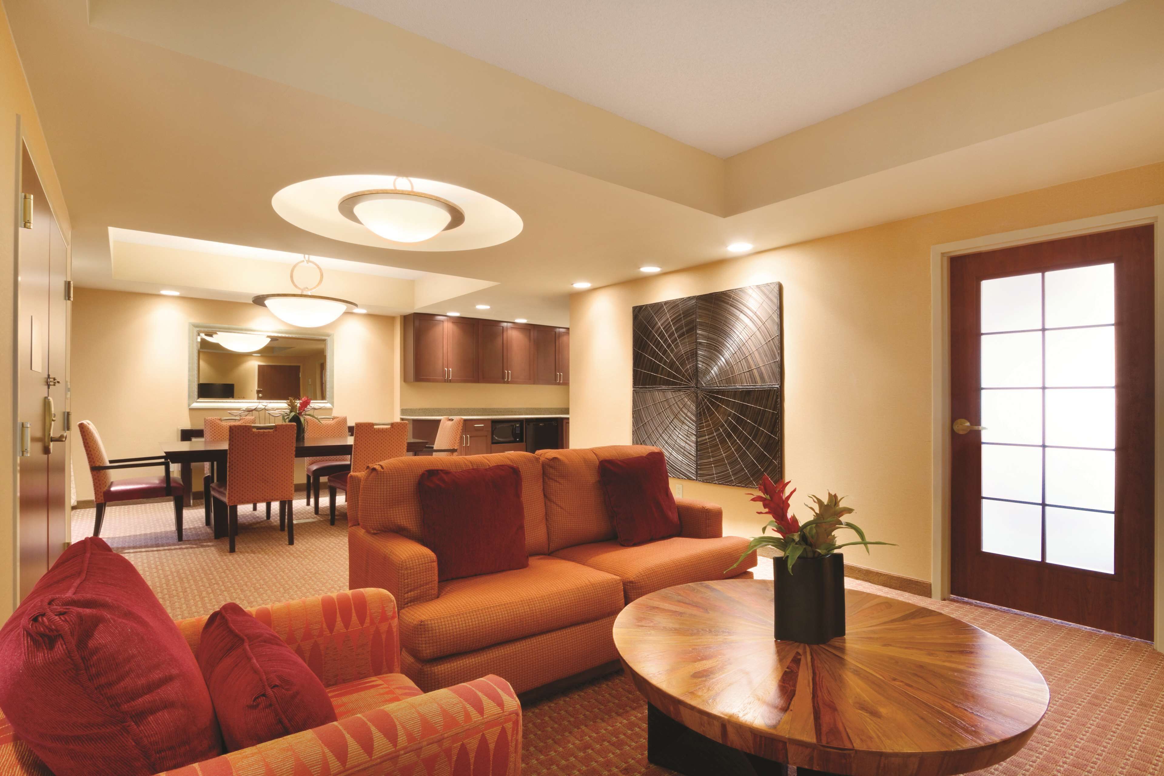 Embassy Suites by Hilton Norman Hotel & Conference Center