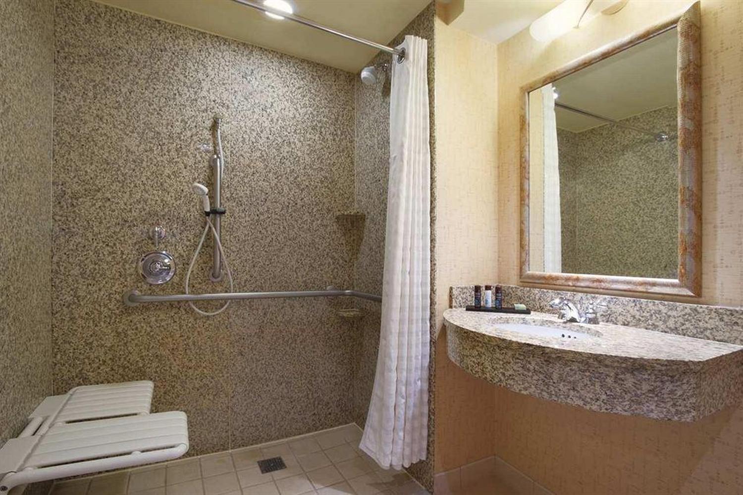 Embassy Suites by Hilton Norman Hotel & Conference Center