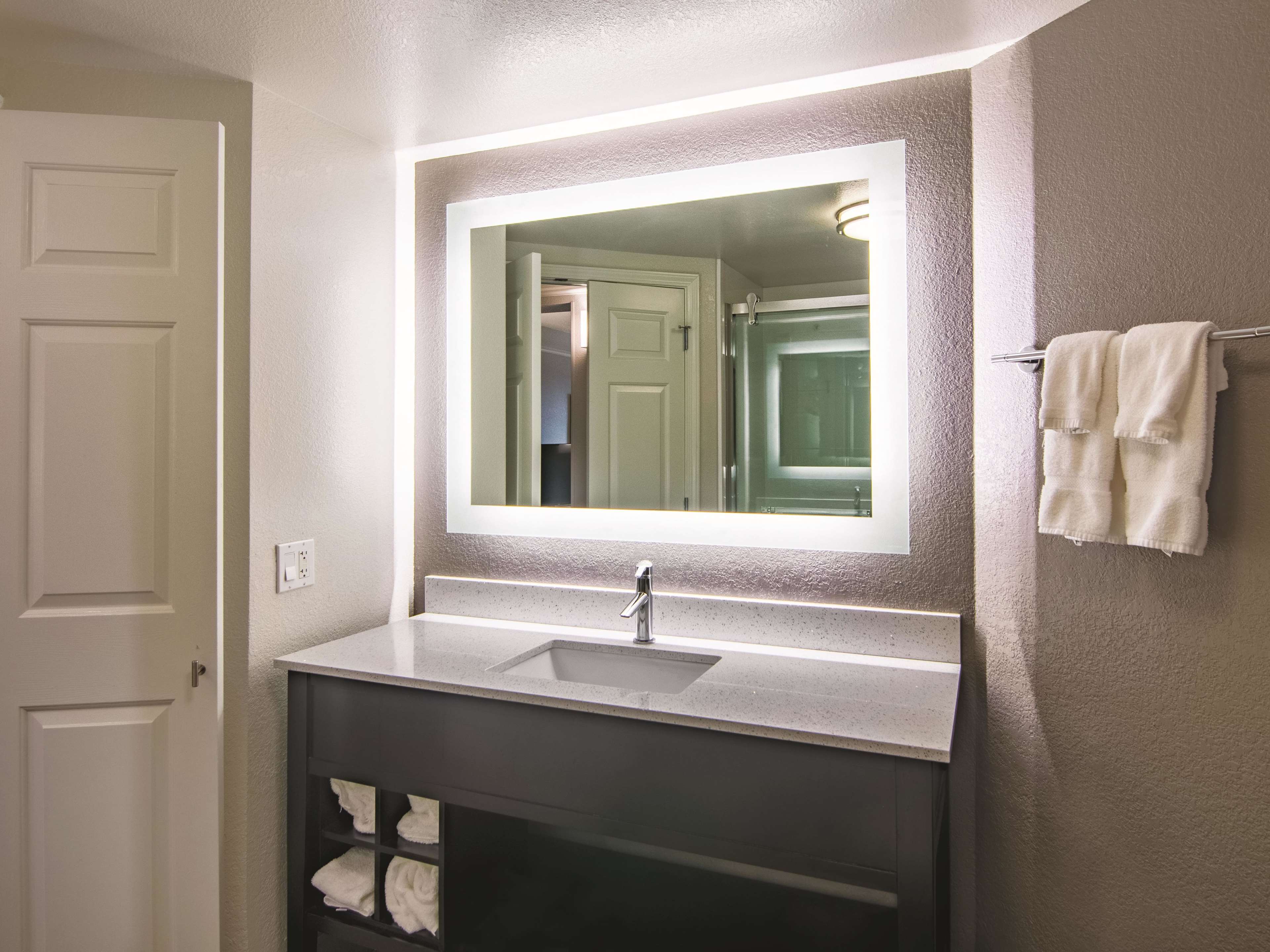 La Quinta Inn & Suites by Wyndham Oklahoma City Norman