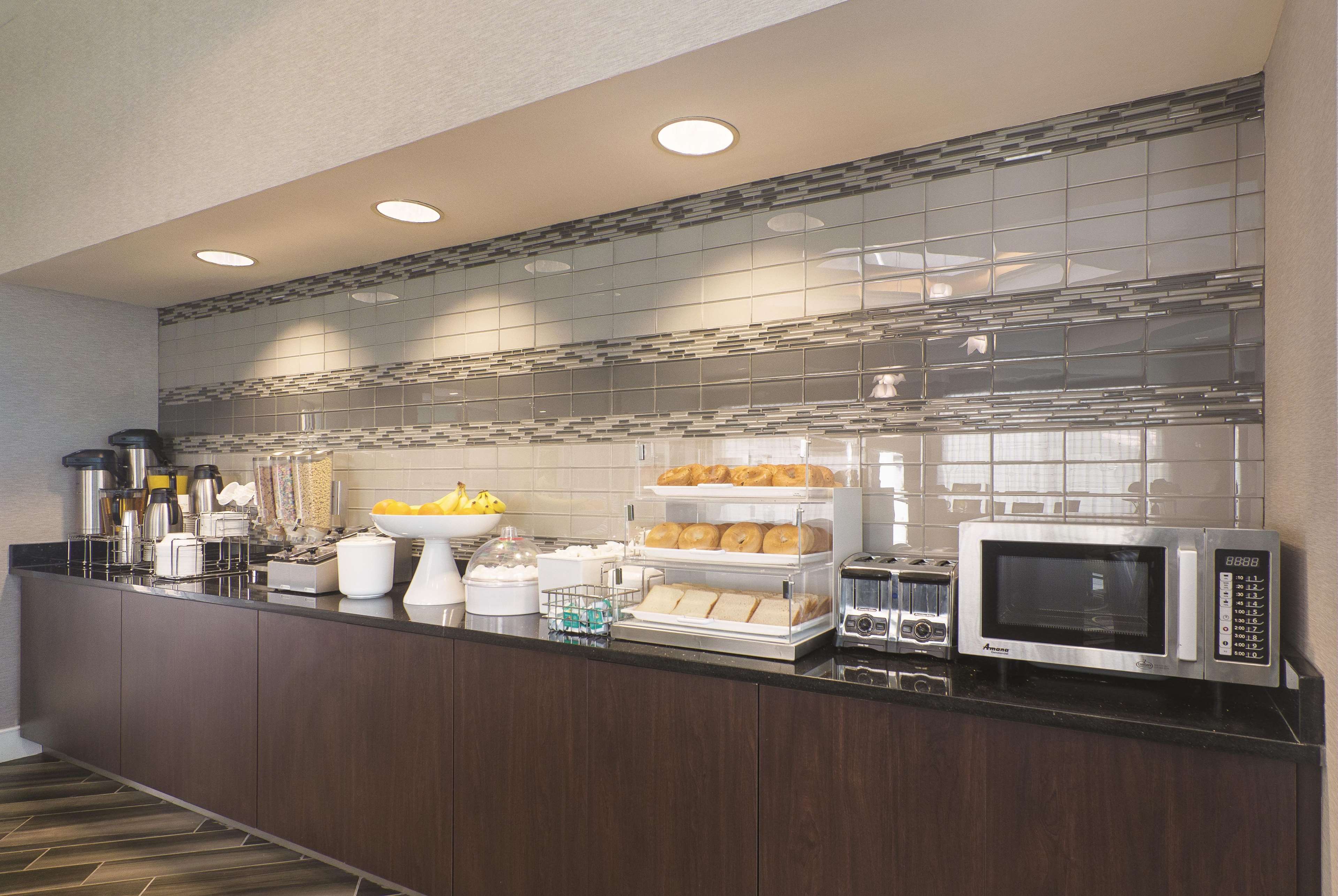 La Quinta Inn & Suites by Wyndham Oklahoma City Norman