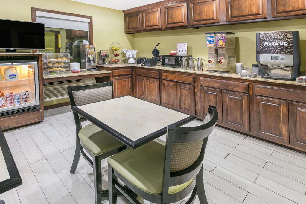 Travelodge Inn & Suites by Wyndham Norman