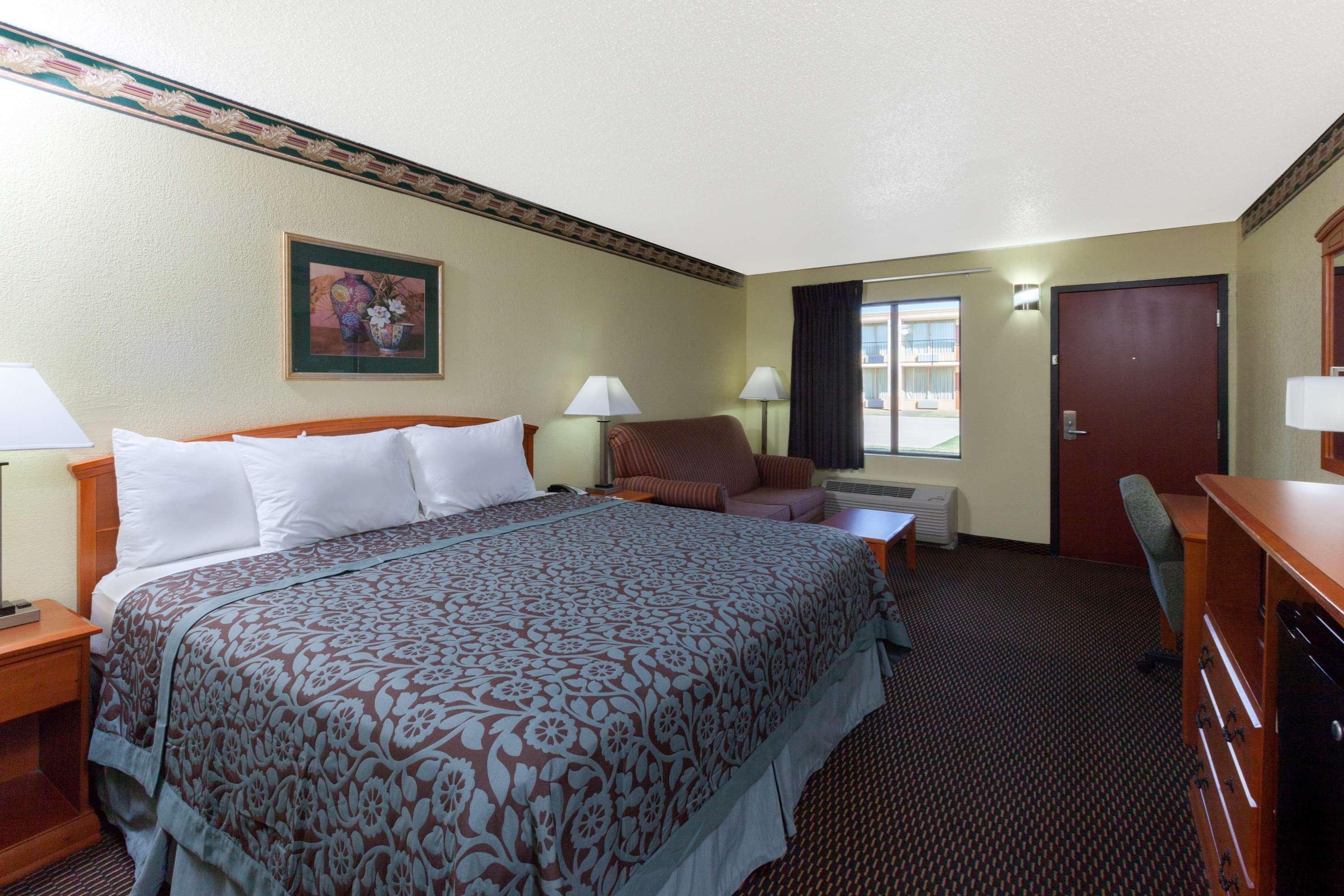 OYO Hotel Oklahoma City South I-35 and SE 29th