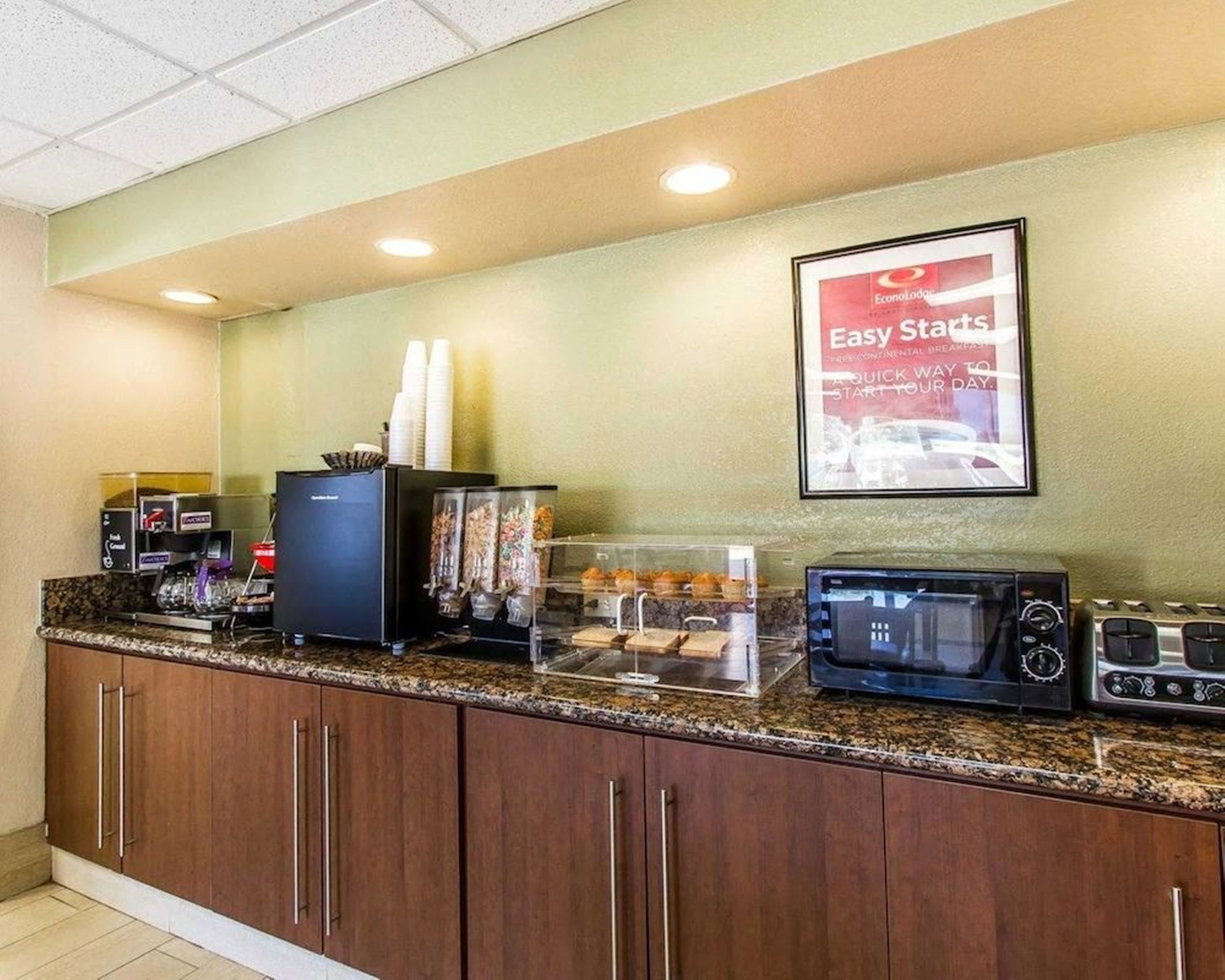 Econo Lodge Inn & Suites Near Bricktown