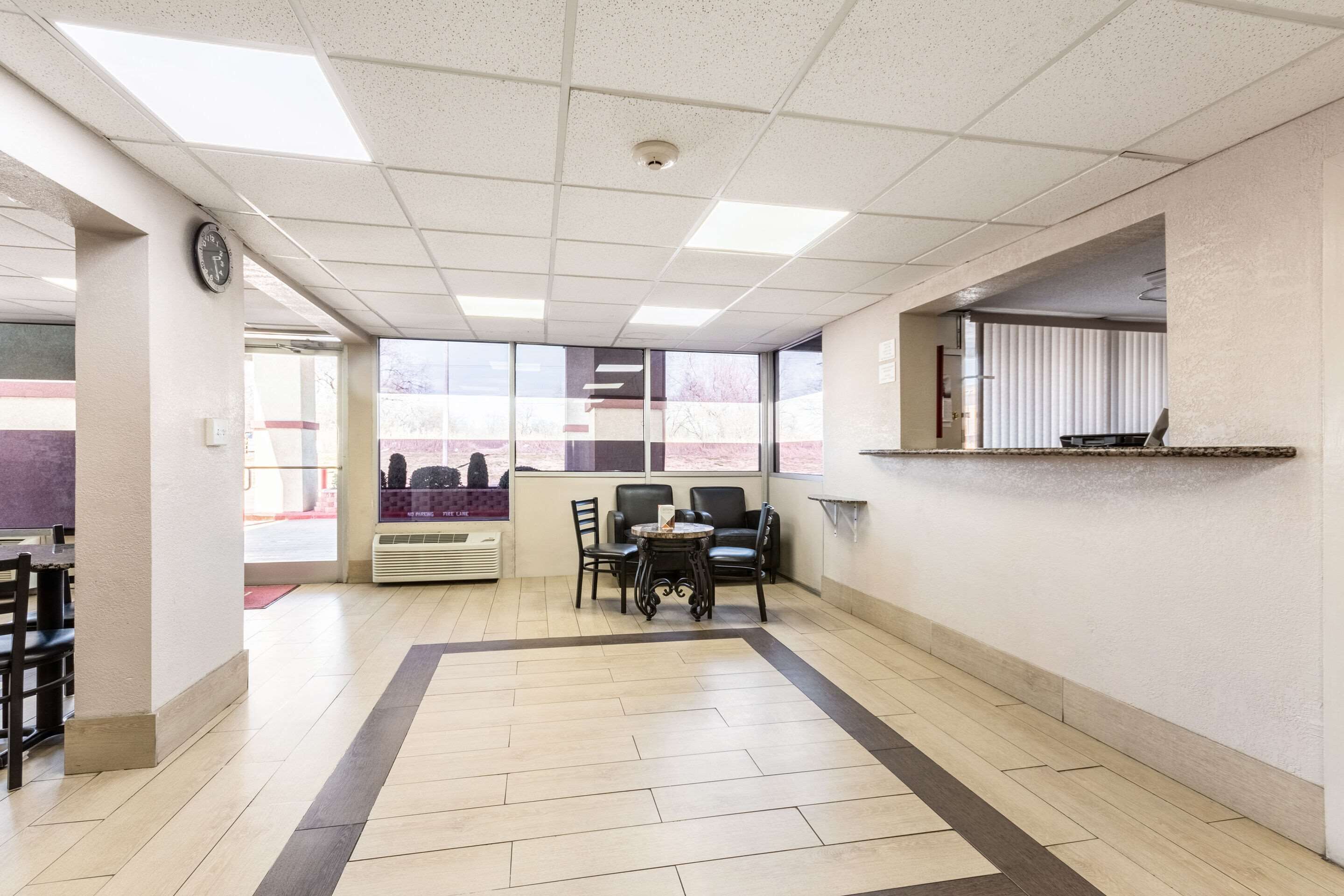 Econo Lodge Inn & Suites Near Bricktown