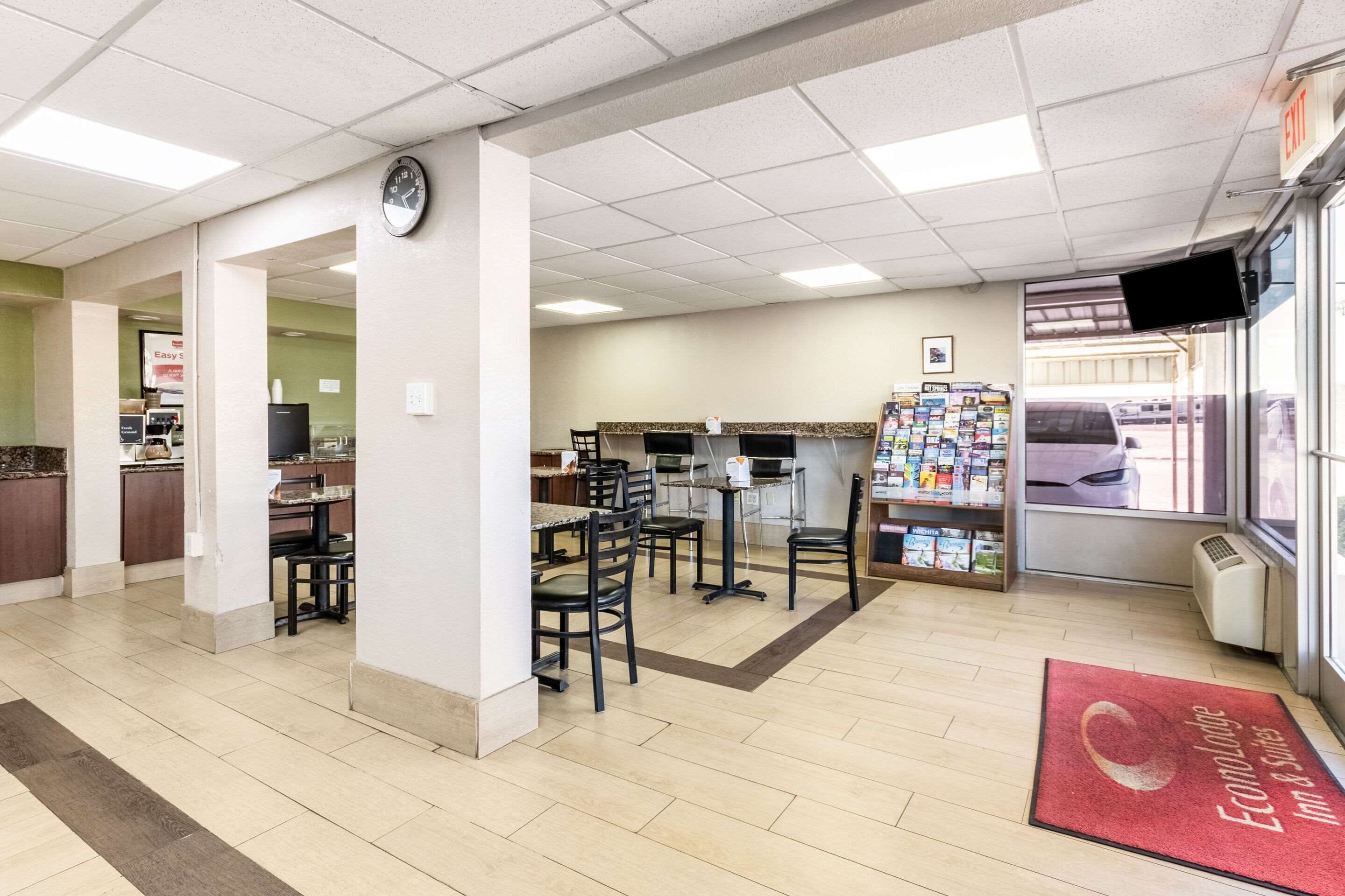 Econo Lodge Inn & Suites Near Bricktown