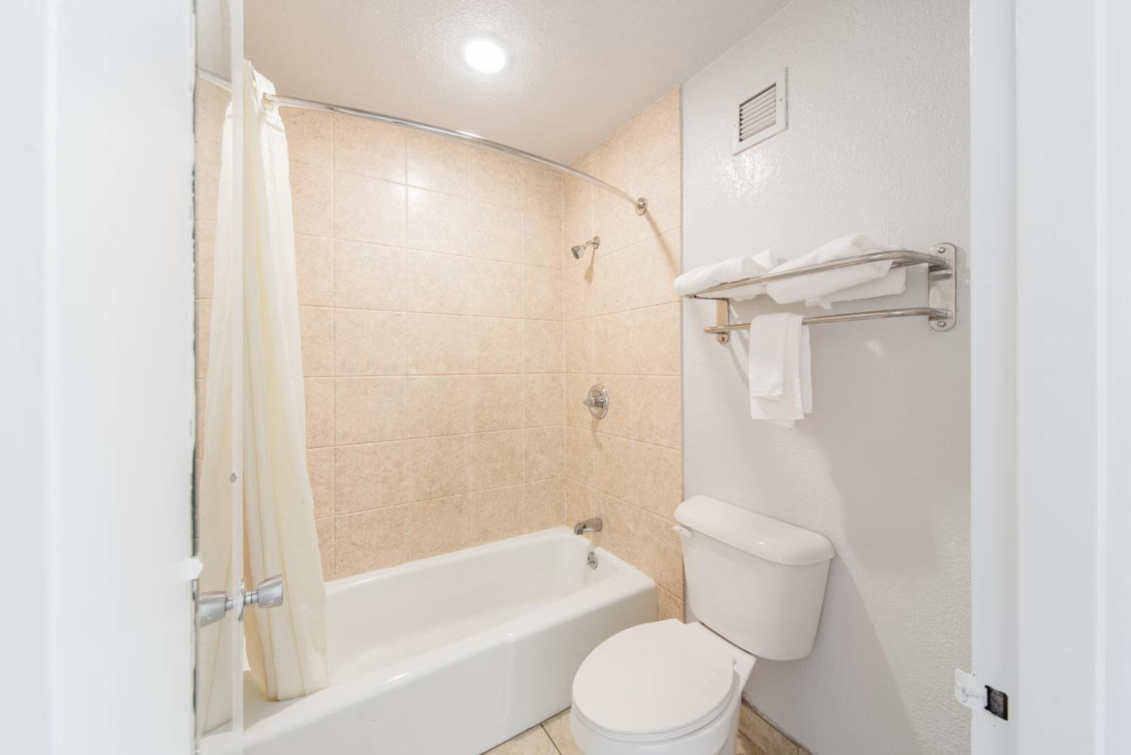 Econo Lodge Inn & Suites Near Bricktown
