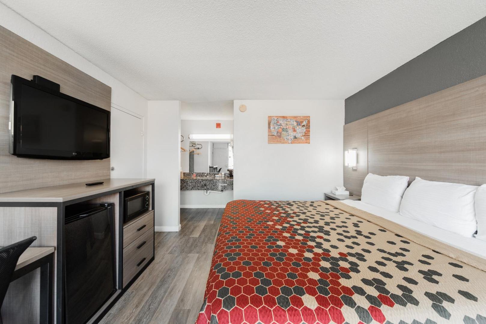 Econo Lodge Inn & Suites Near Bricktown