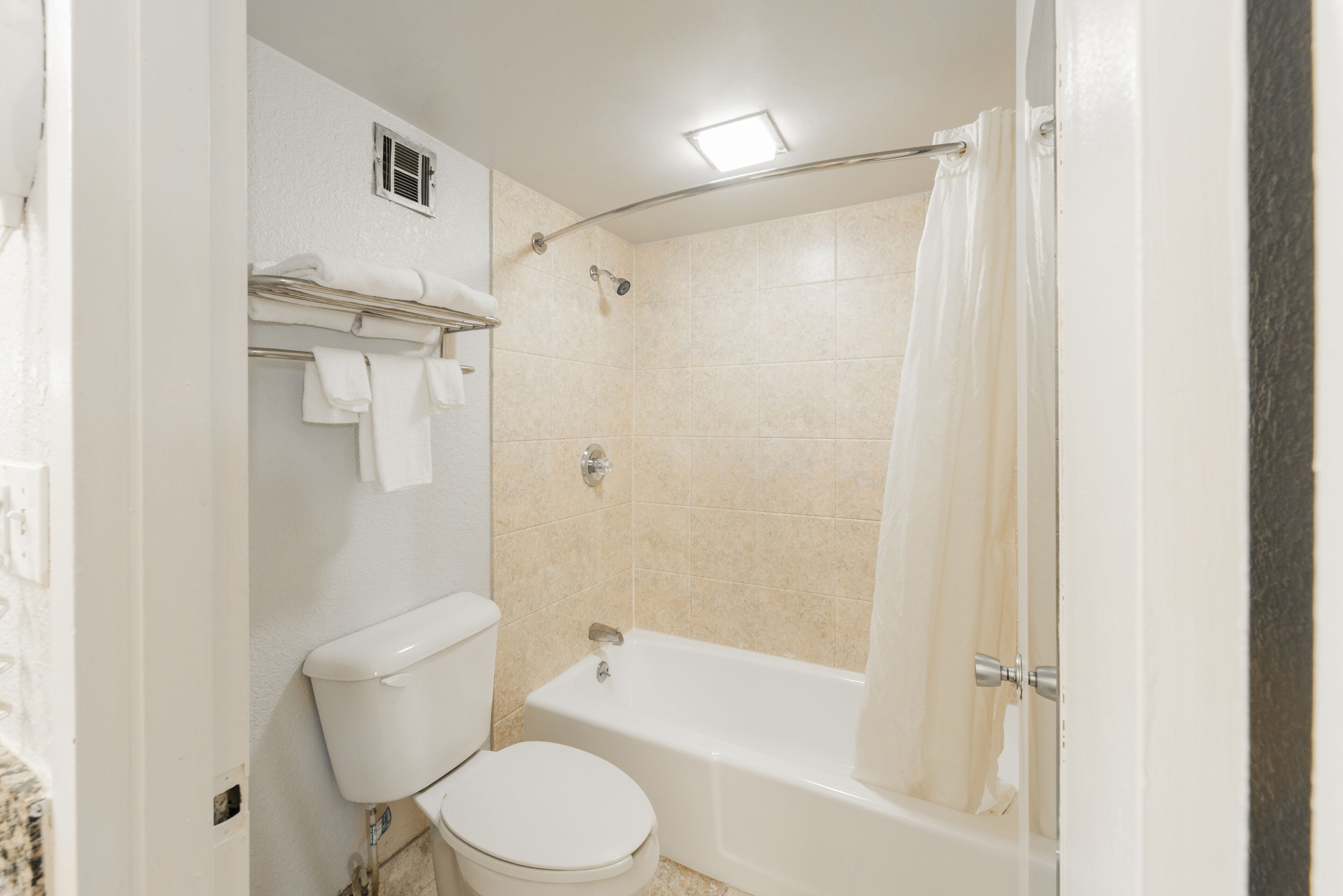 Econo Lodge Inn & Suites Near Bricktown