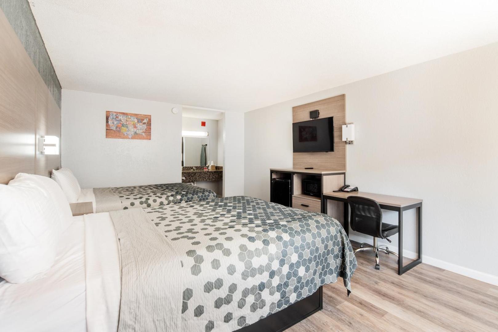 Econo Lodge Inn & Suites Near Bricktown