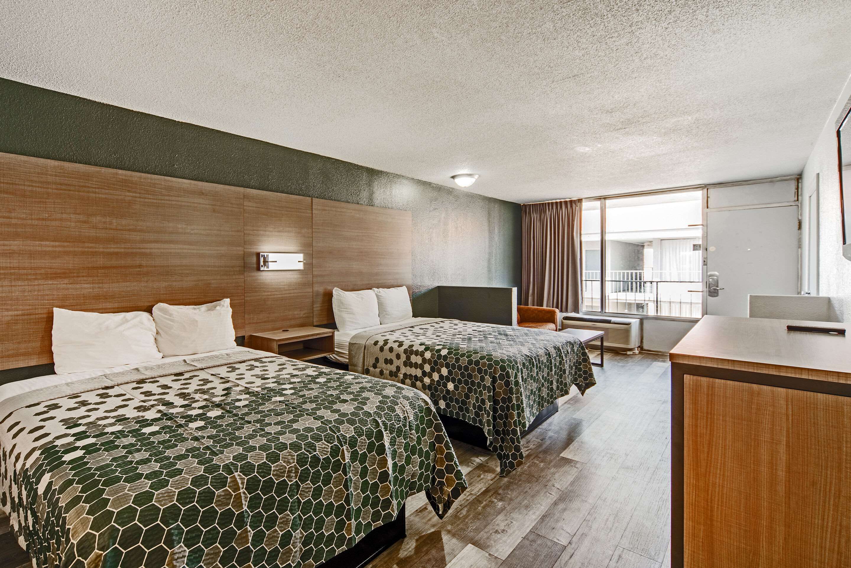Econo Lodge Inn & Suites Near Bricktown