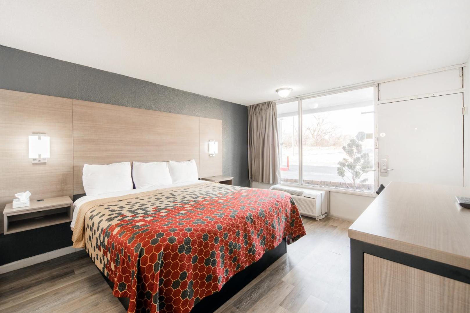 Econo Lodge Inn & Suites Near Bricktown