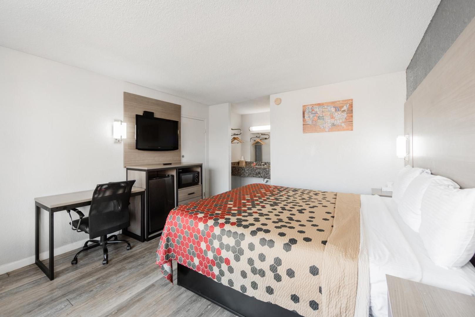 Econo Lodge Inn & Suites Near Bricktown