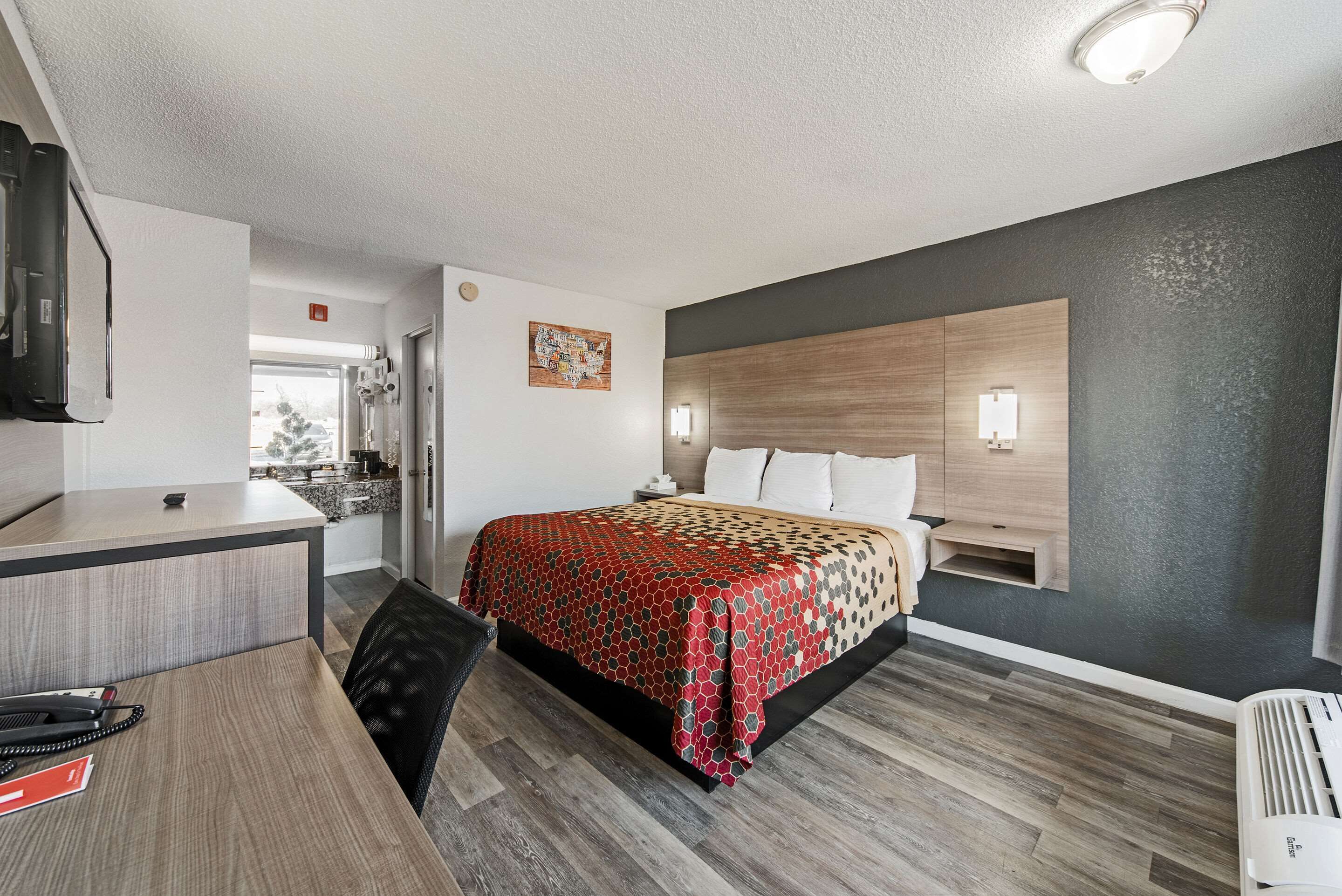 Econo Lodge Inn & Suites Near Bricktown