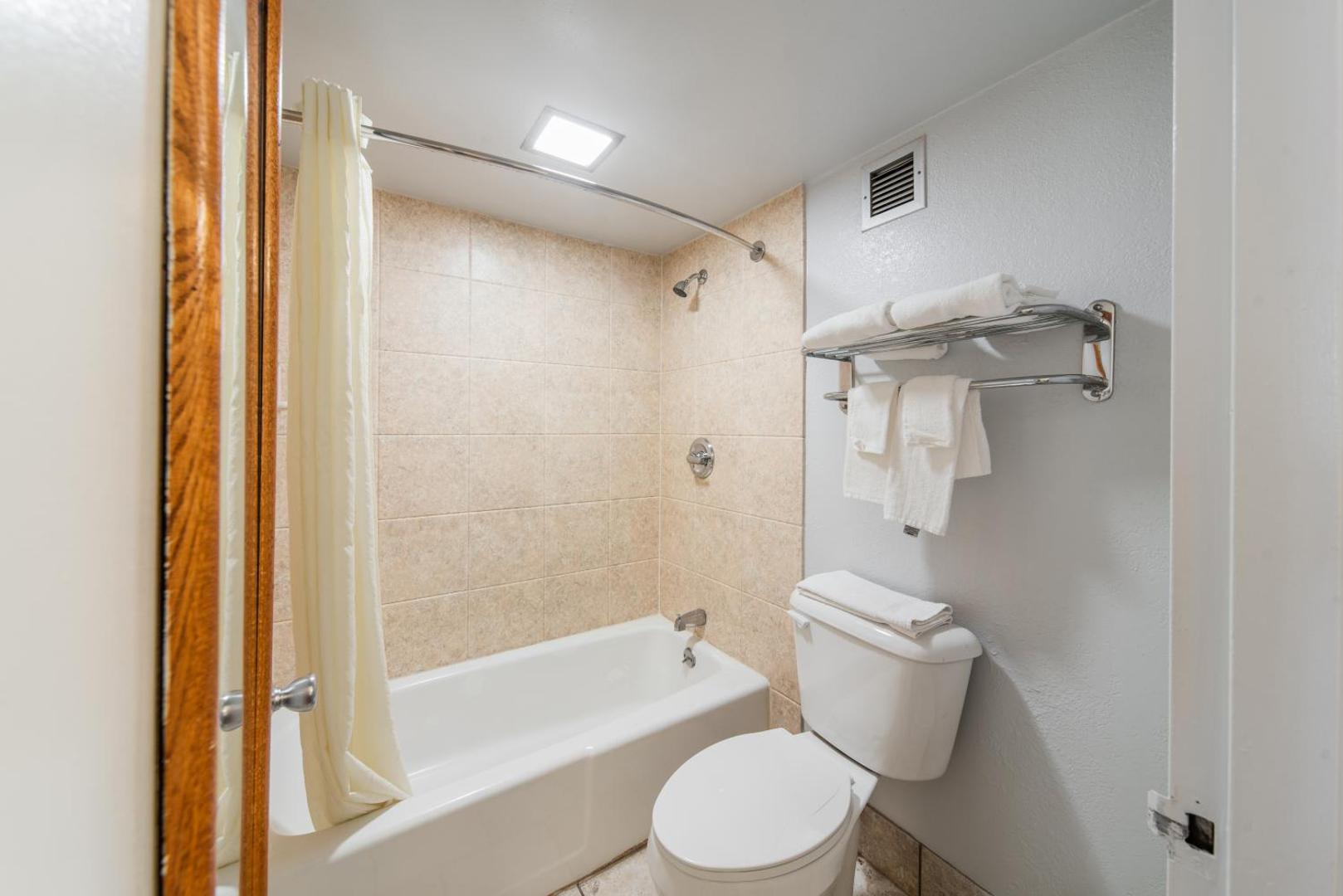 Econo Lodge Inn & Suites Near Bricktown