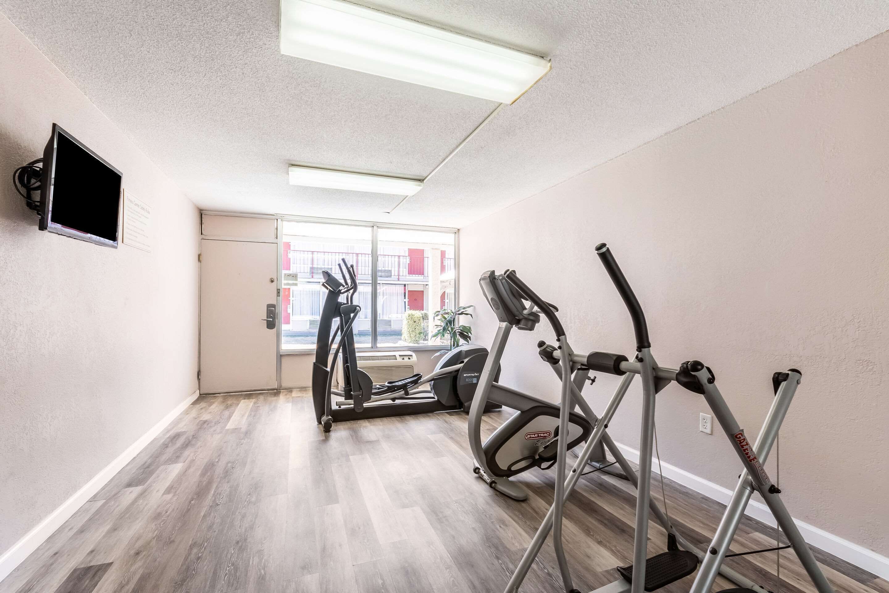 Econo Lodge Inn & Suites Near Bricktown