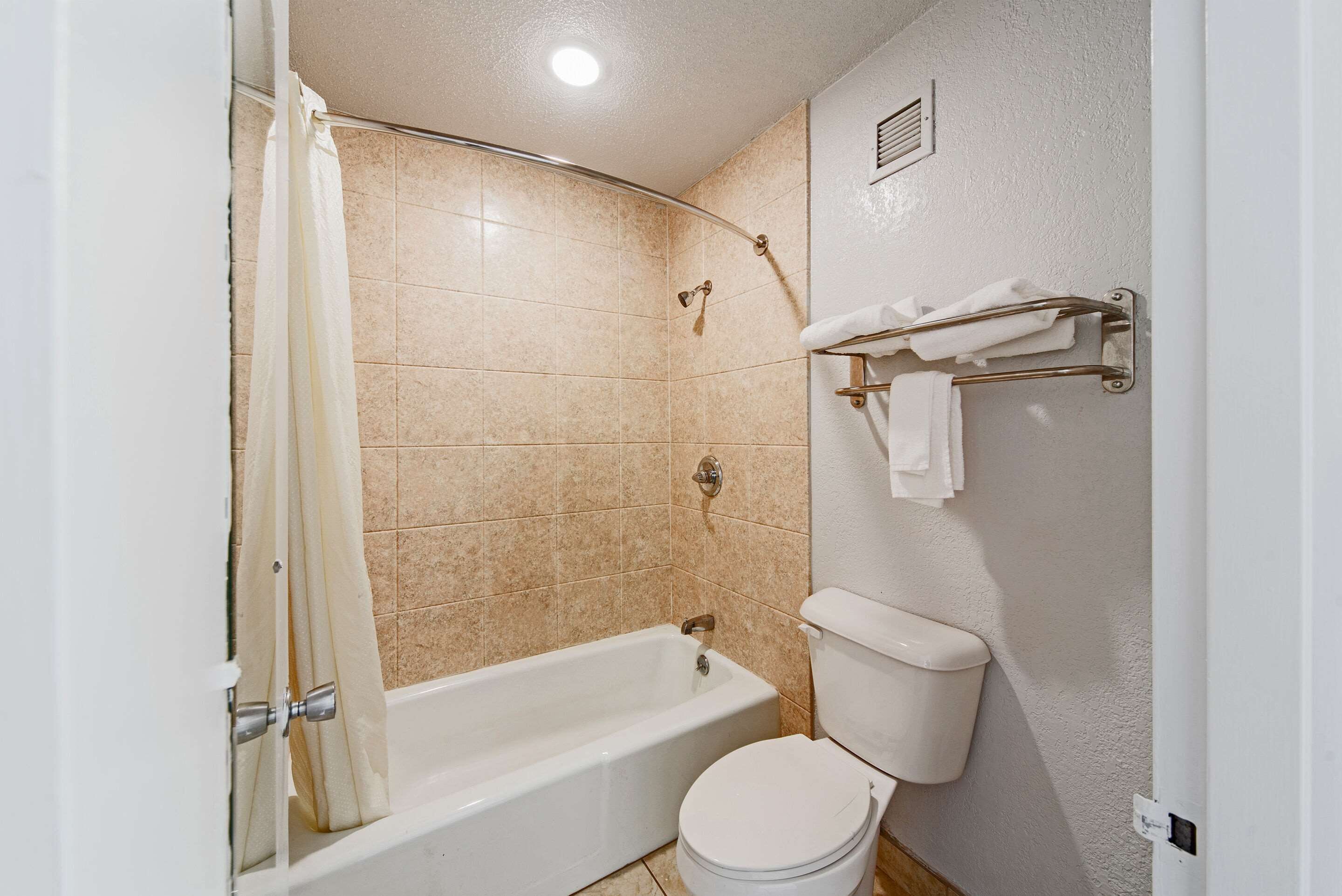 Econo Lodge Inn & Suites Near Bricktown