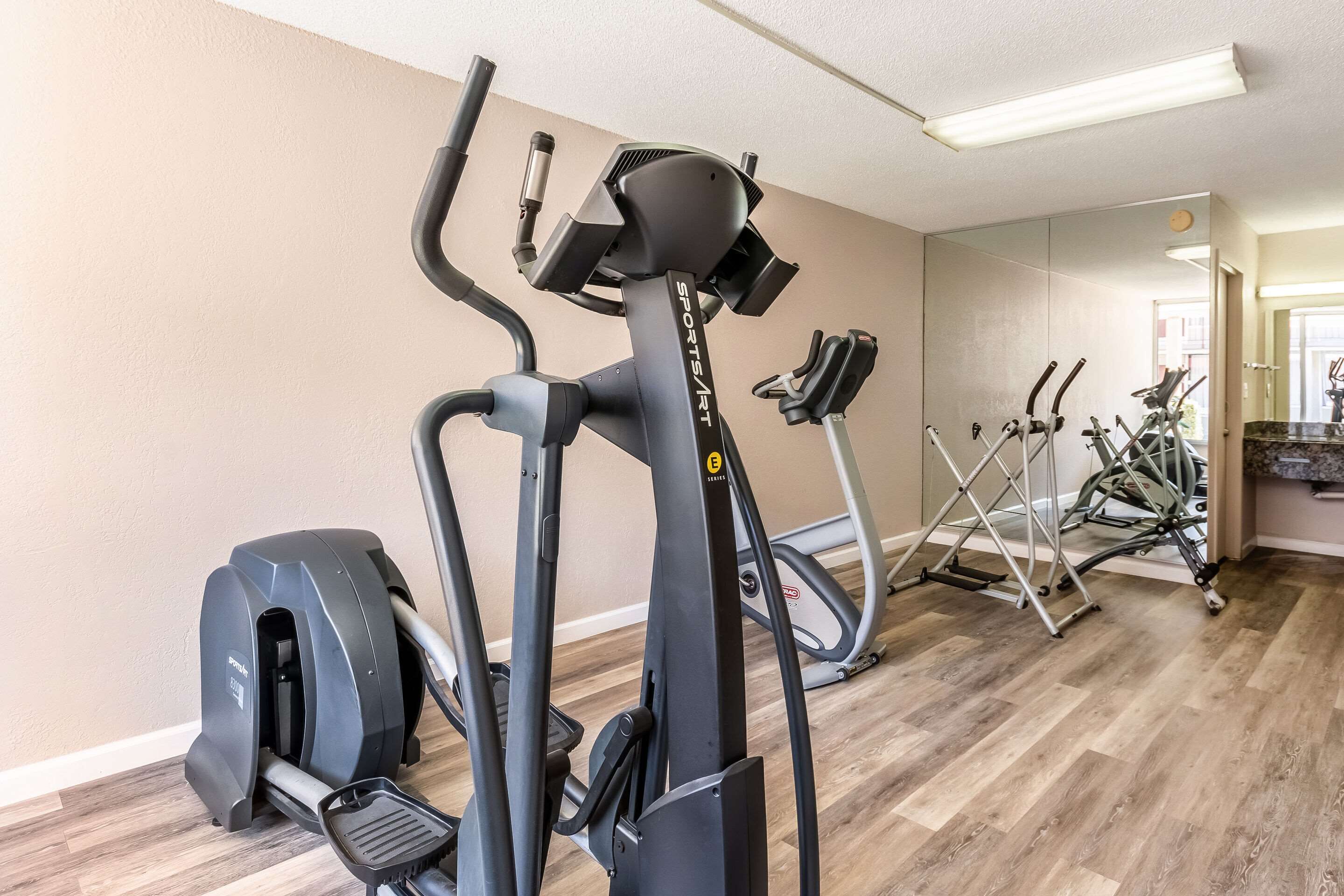 Econo Lodge Inn & Suites Near Bricktown