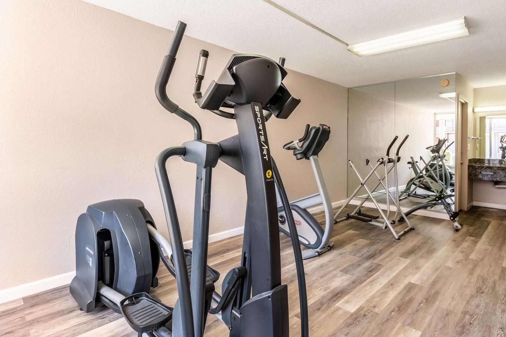 Econo Lodge Inn & Suites Near Bricktown