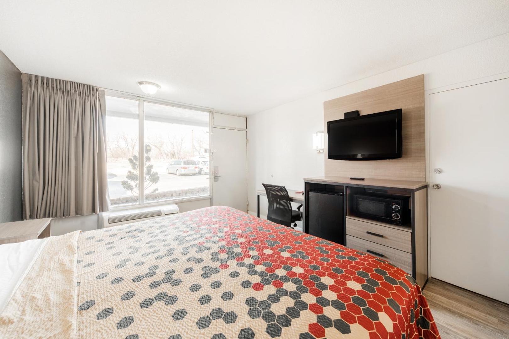 Econo Lodge Inn & Suites Near Bricktown