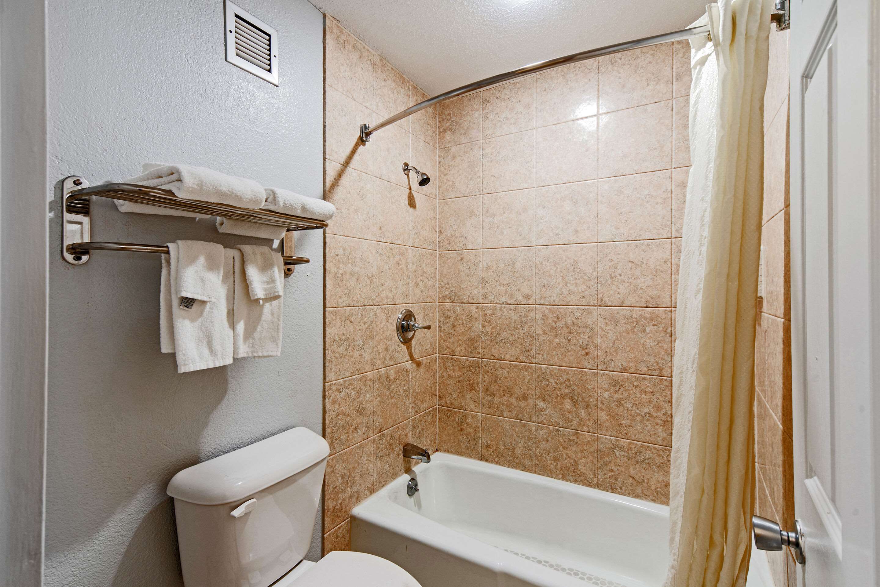 Econo Lodge Inn & Suites Near Bricktown