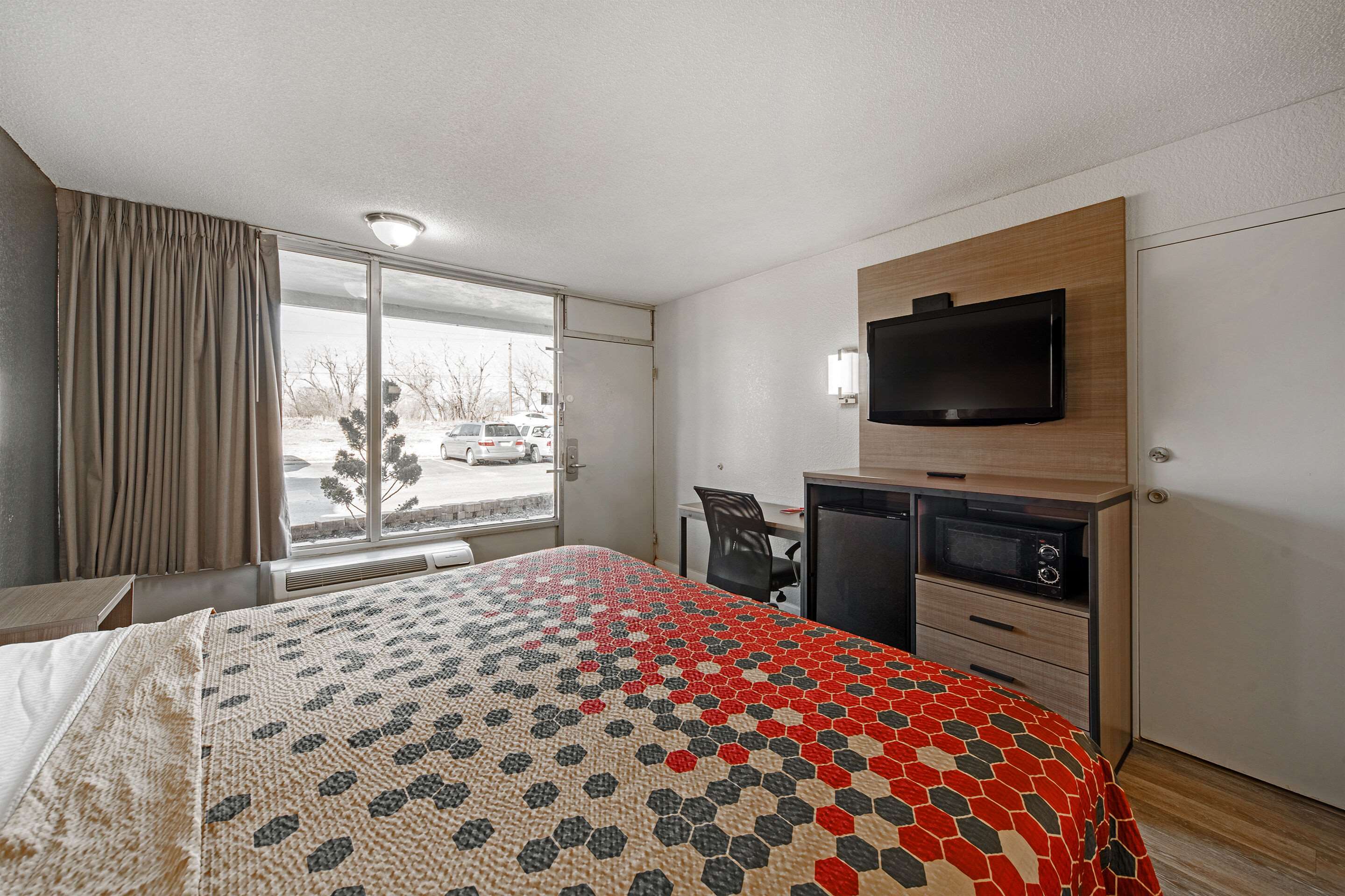 Econo Lodge Inn & Suites Near Bricktown