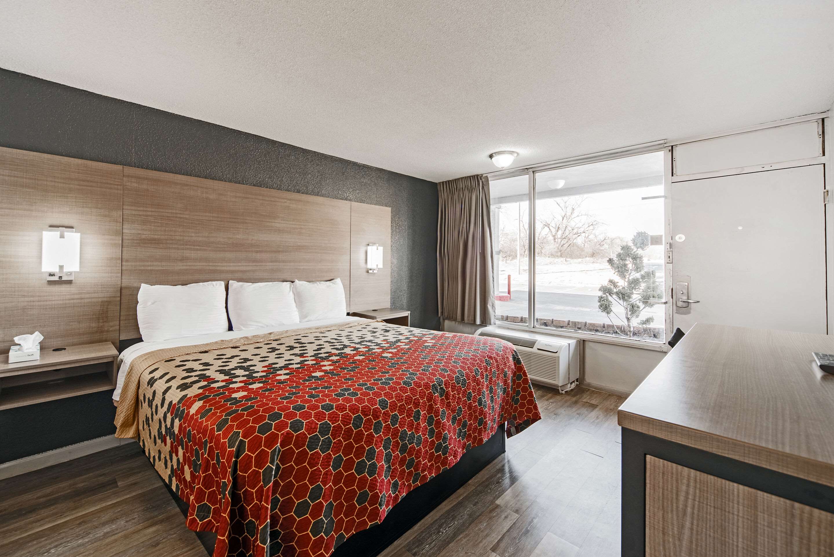 Econo Lodge Inn & Suites Near Bricktown