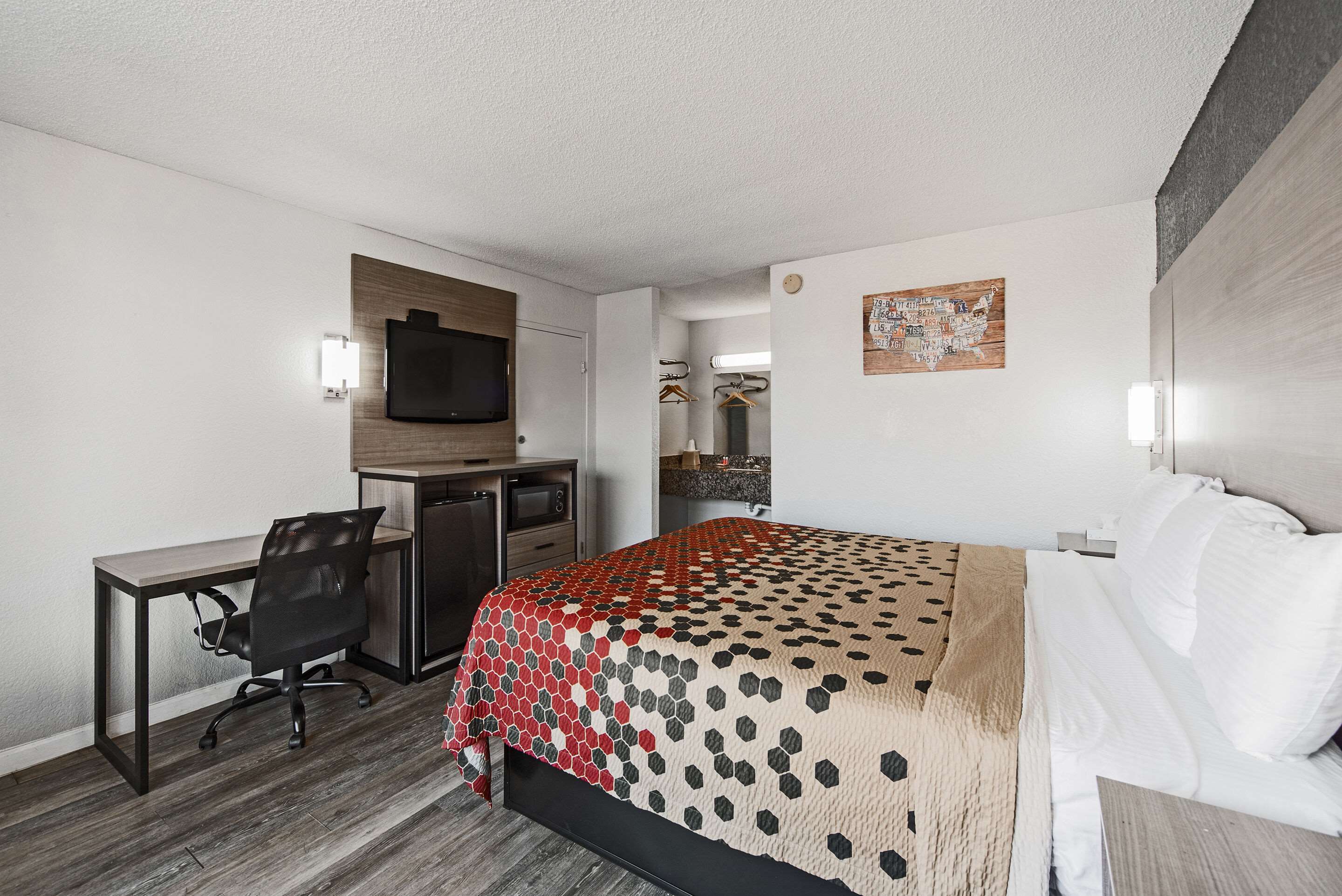 Econo Lodge Inn & Suites Near Bricktown