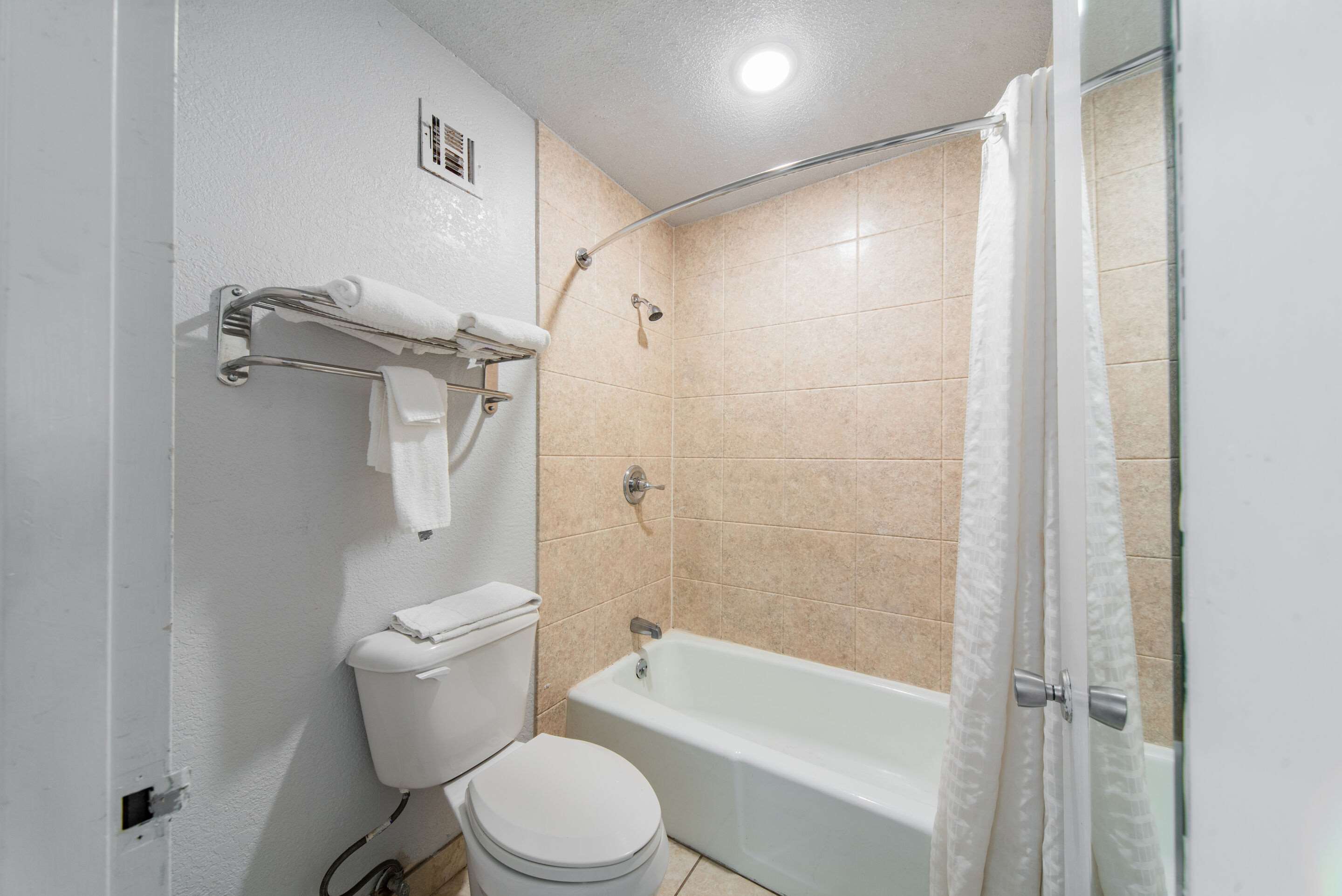 Econo Lodge Inn & Suites Near Bricktown