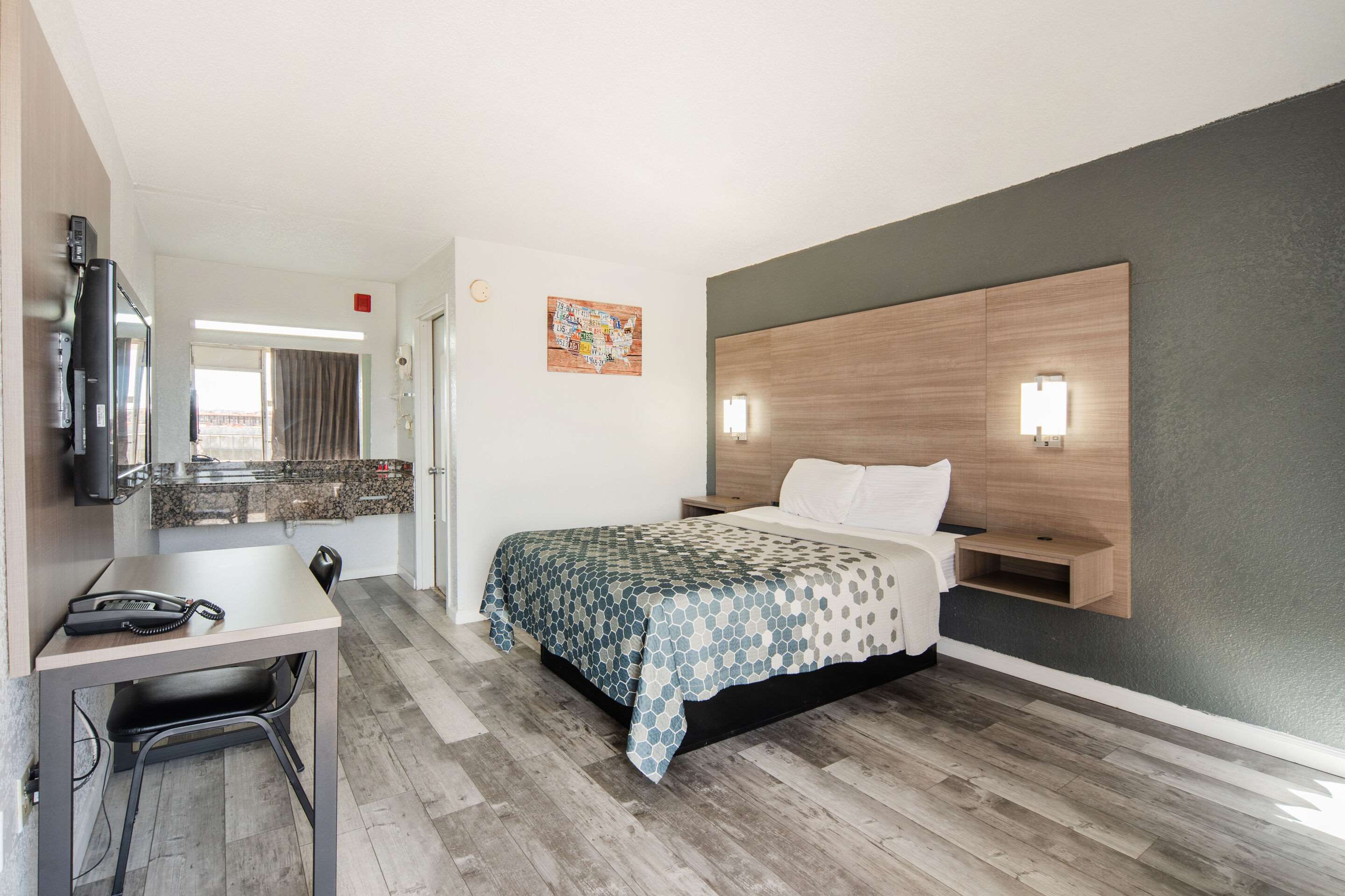 Econo Lodge Inn & Suites Near Bricktown