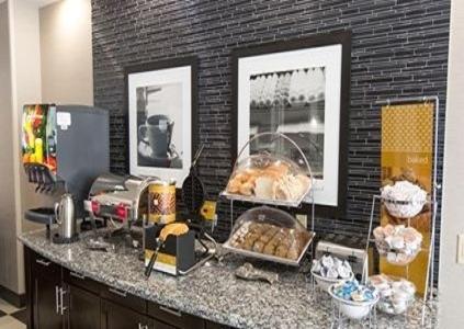 Hampton Inn & Suites Oklahoma City Airport