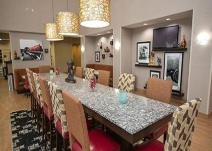 Hampton Inn & Suites Oklahoma City Airport