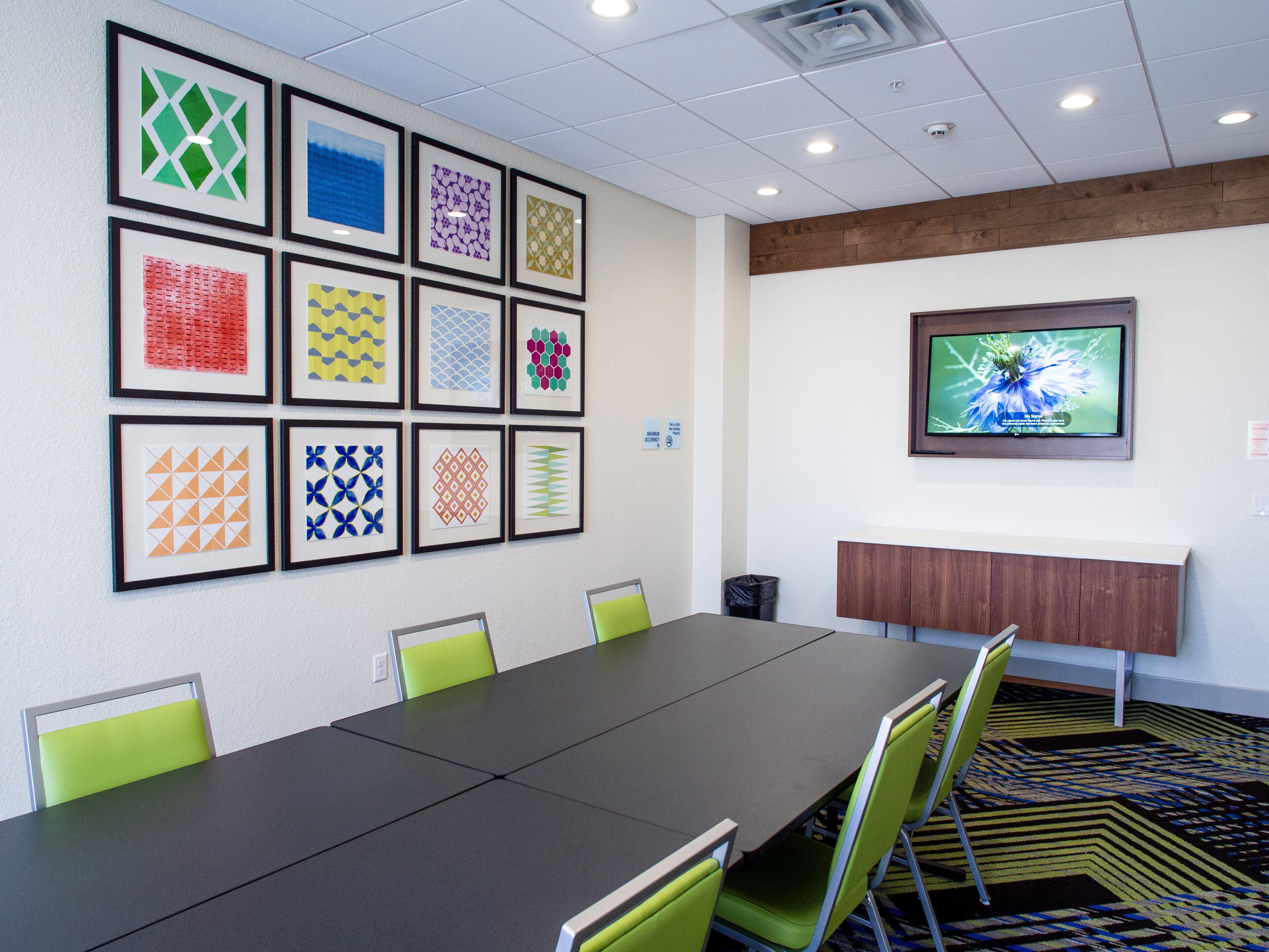 Holiday Inn Express & Suites Oklahoma City Airport