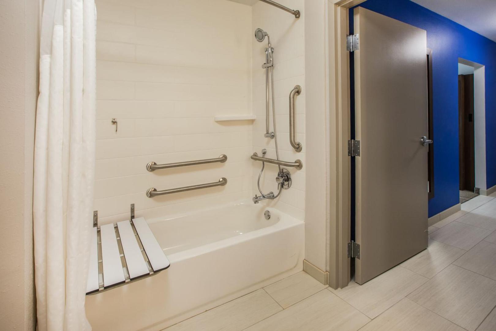 Holiday Inn Express & Suites Oklahoma City Airport