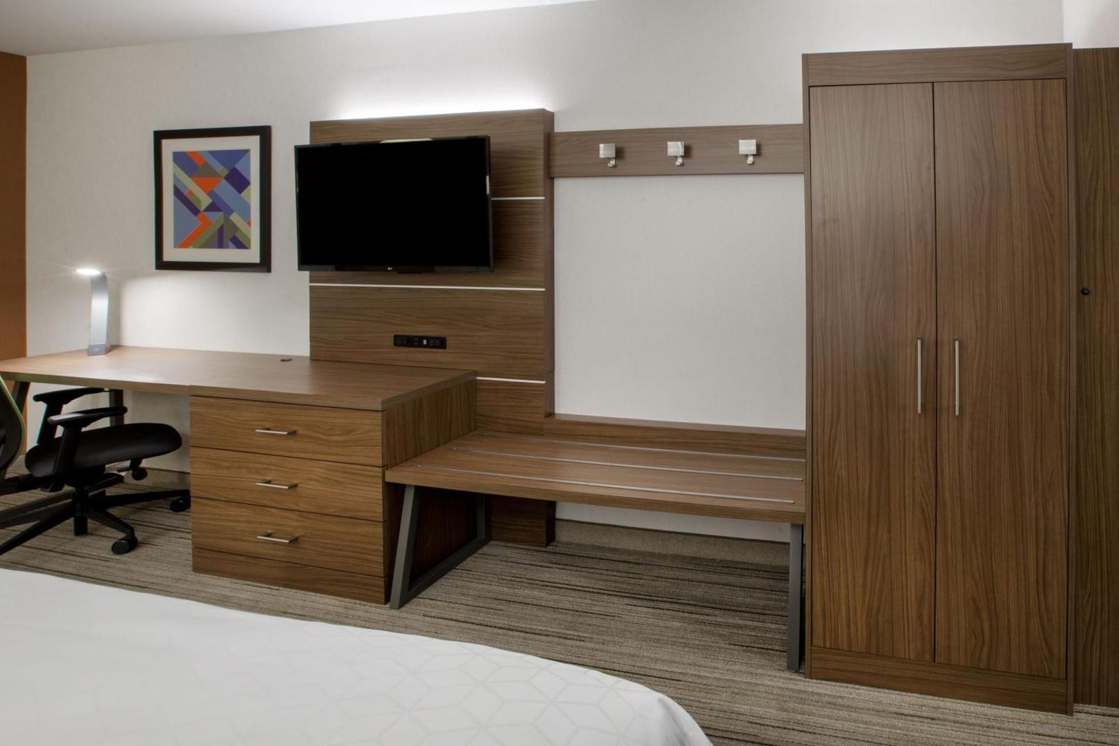 Holiday Inn Express & Suites Oklahoma City Airport