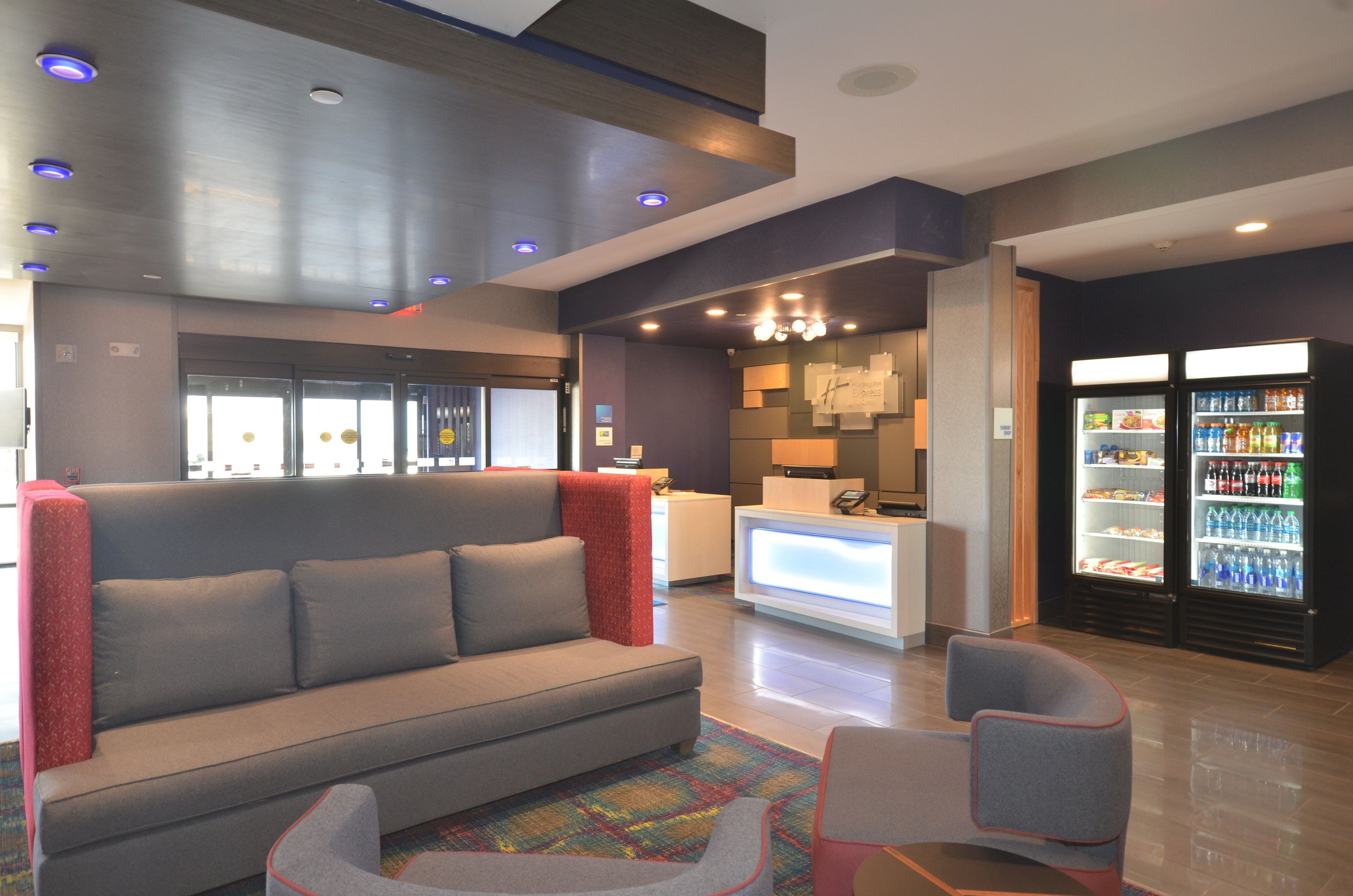 Holiday Inn Express & Suites Oklahoma City Mid - Arpt Area