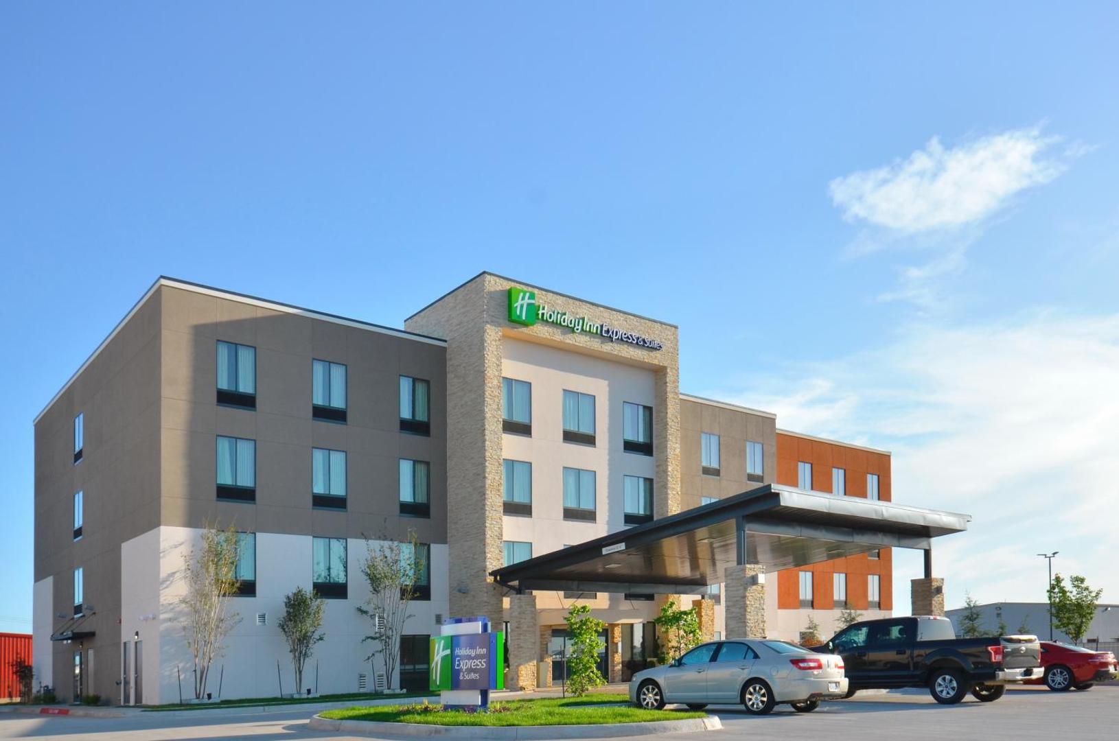 Holiday Inn Express & Suites Oklahoma City Mid - Arpt Area