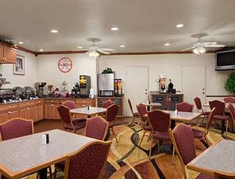 Howard Johnson by Wyndham Oklahoma City Airport/ Fairgrounds