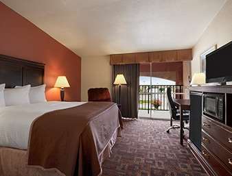 Howard Johnson by Wyndham Oklahoma City Airport/ Fairgrounds