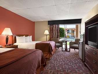Howard Johnson by Wyndham Oklahoma City Airport/ Fairgrounds