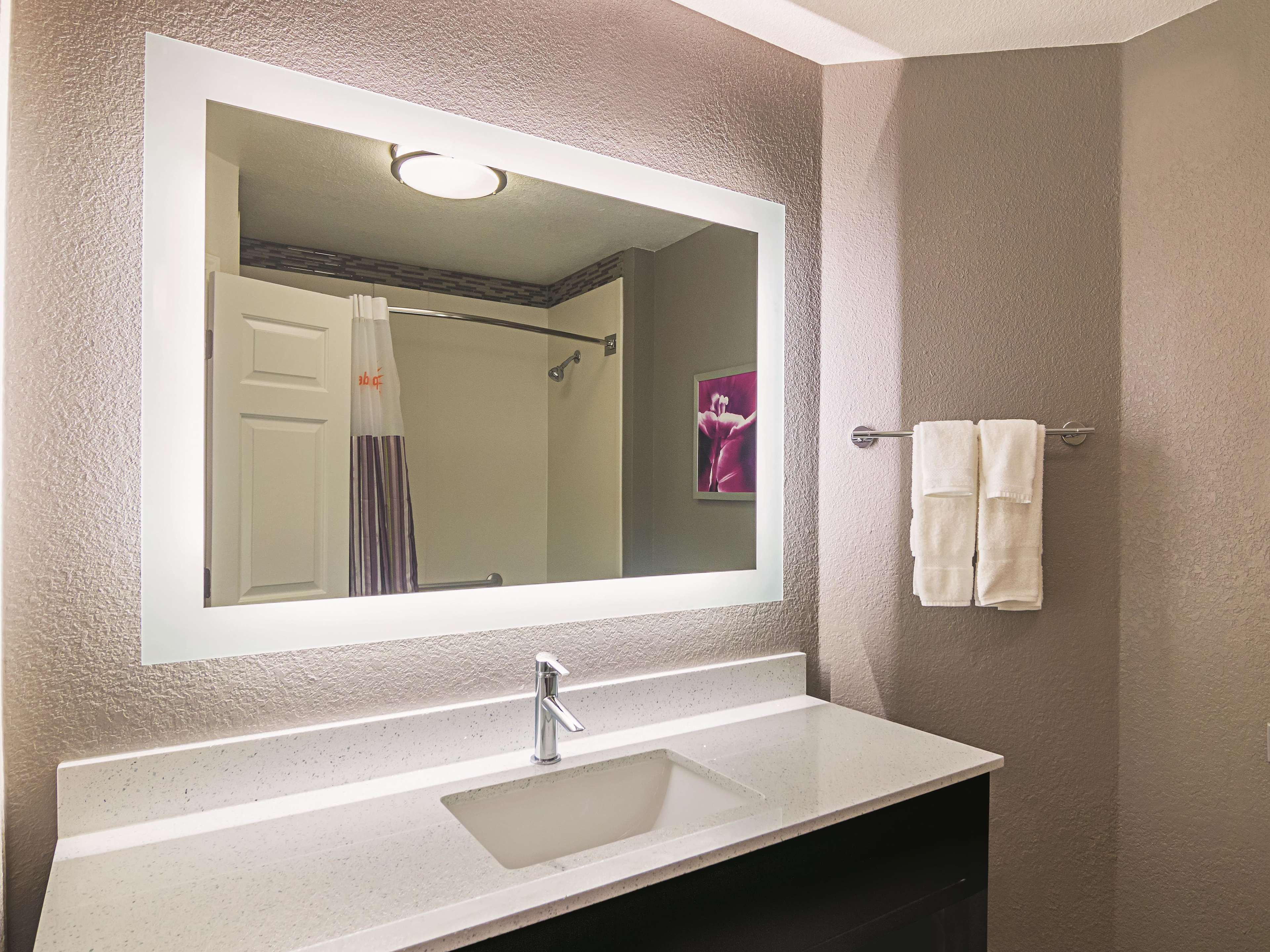La Quinta Inn & Suites by Wyndham Oklahoma City - NW Expwy