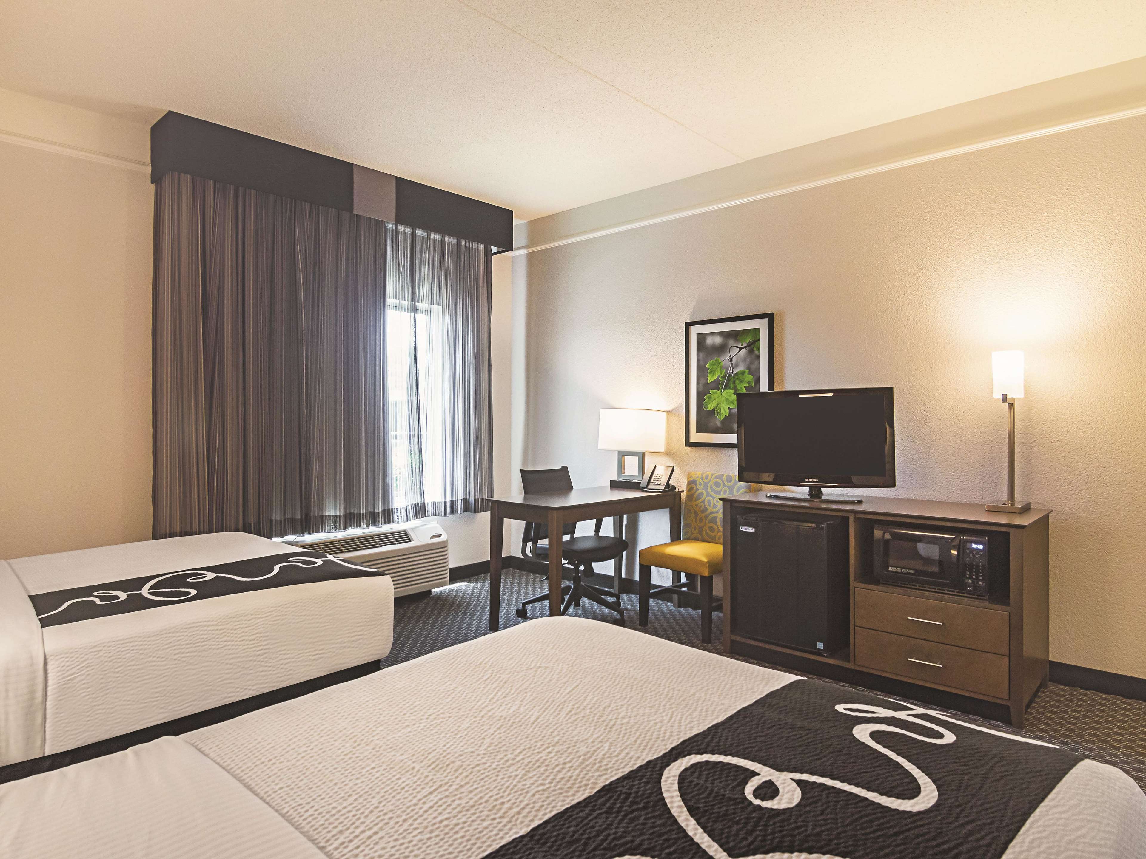 La Quinta Inn & Suites by Wyndham Oklahoma City - NW Expwy