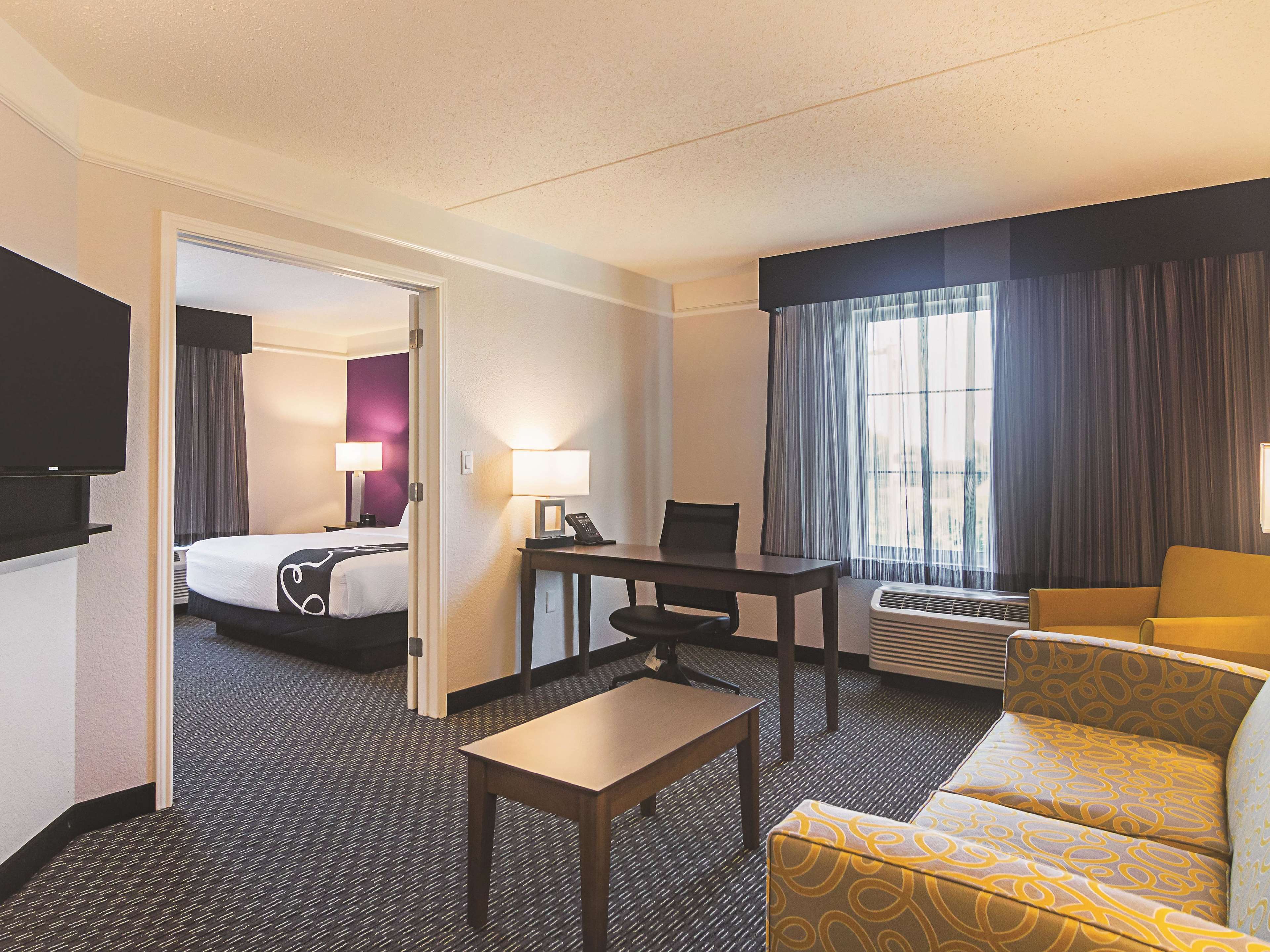 La Quinta Inn & Suites by Wyndham Oklahoma City - NW Expwy